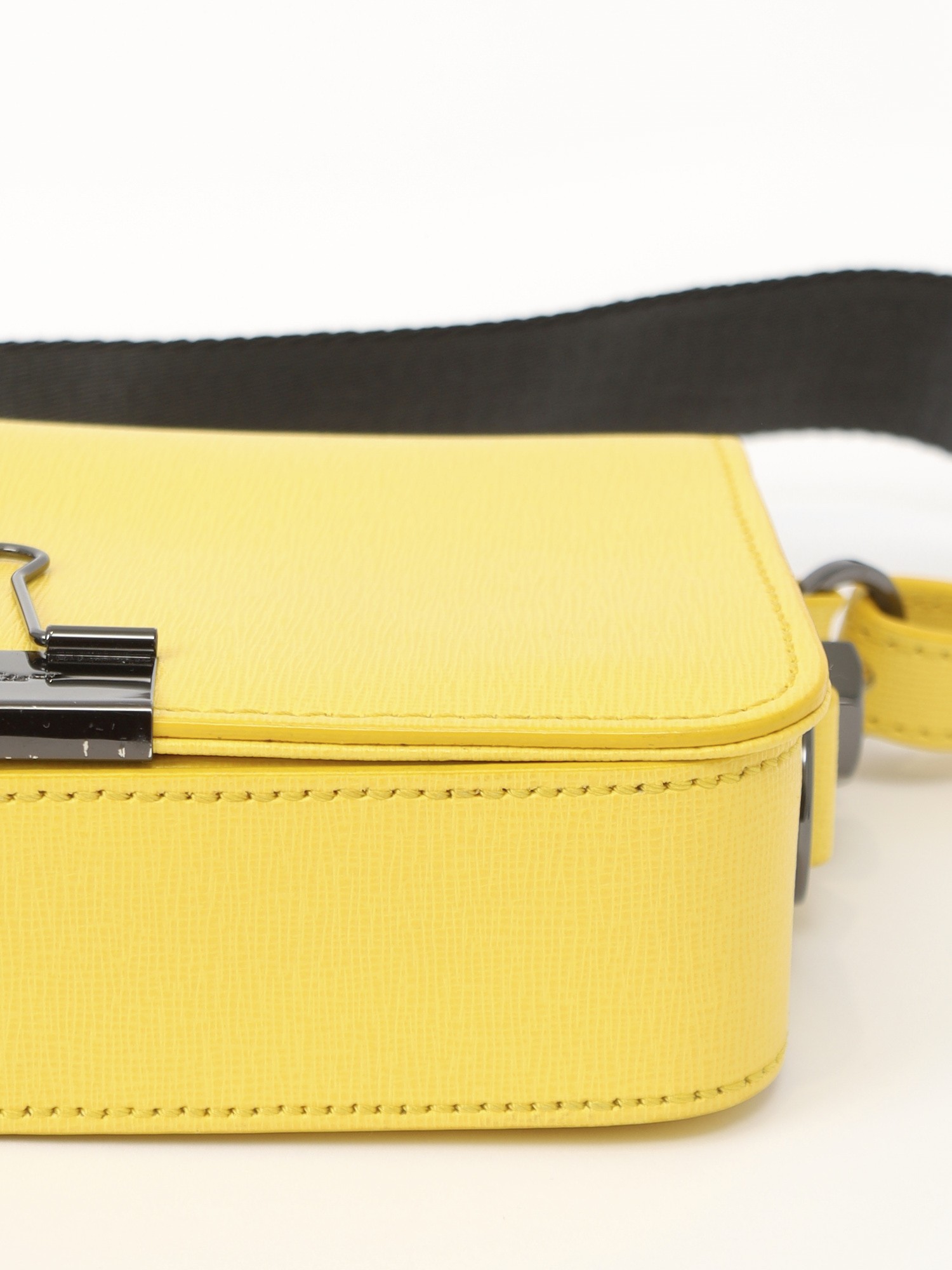 Off-White Binder 9