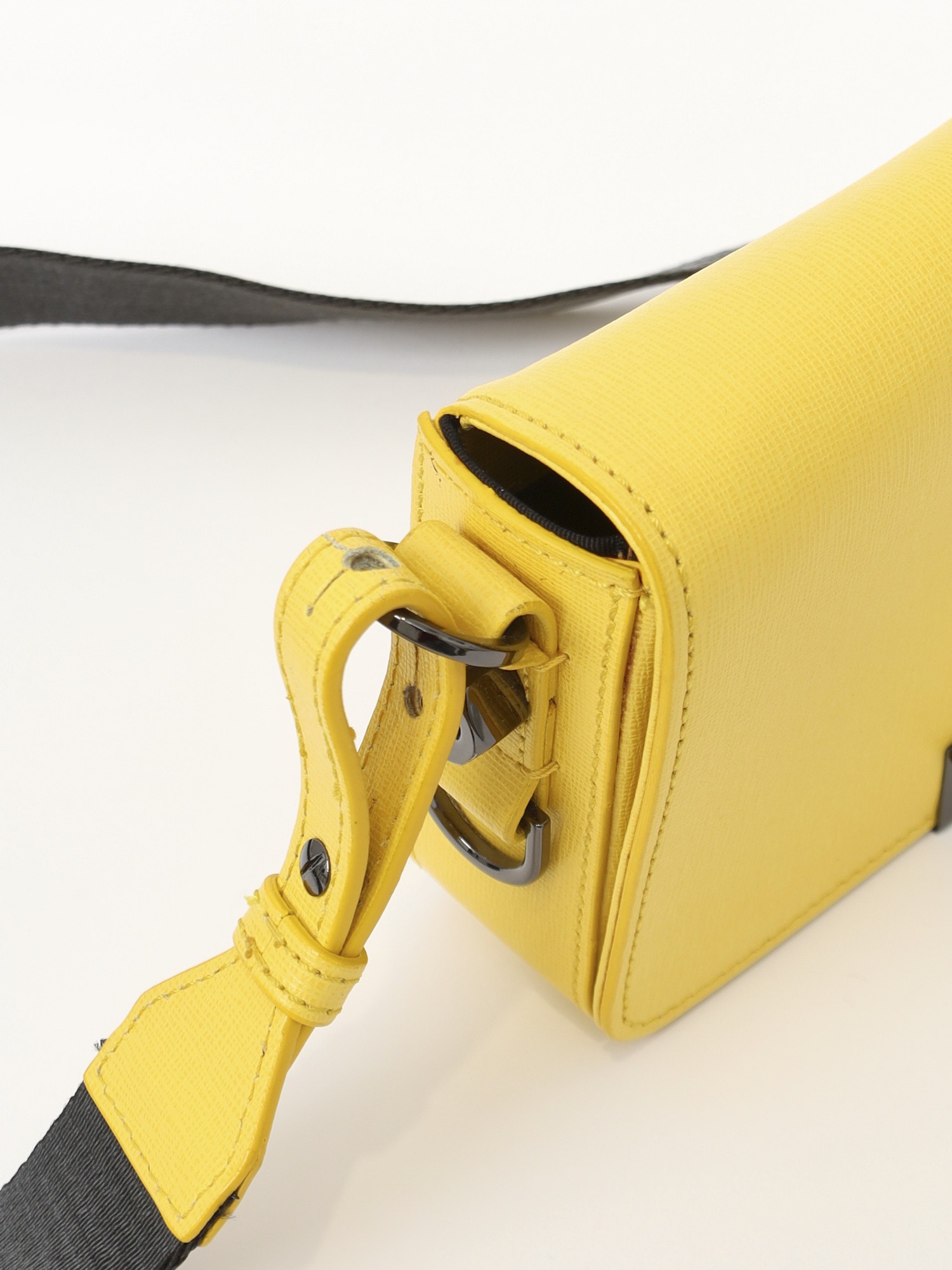 Off-White Binder 6