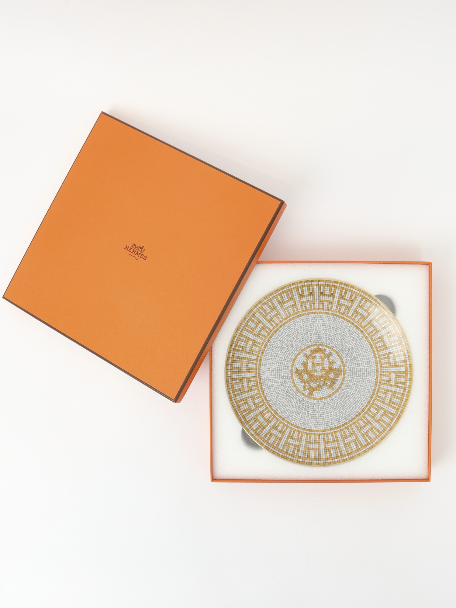 Hermes Set of plates 1