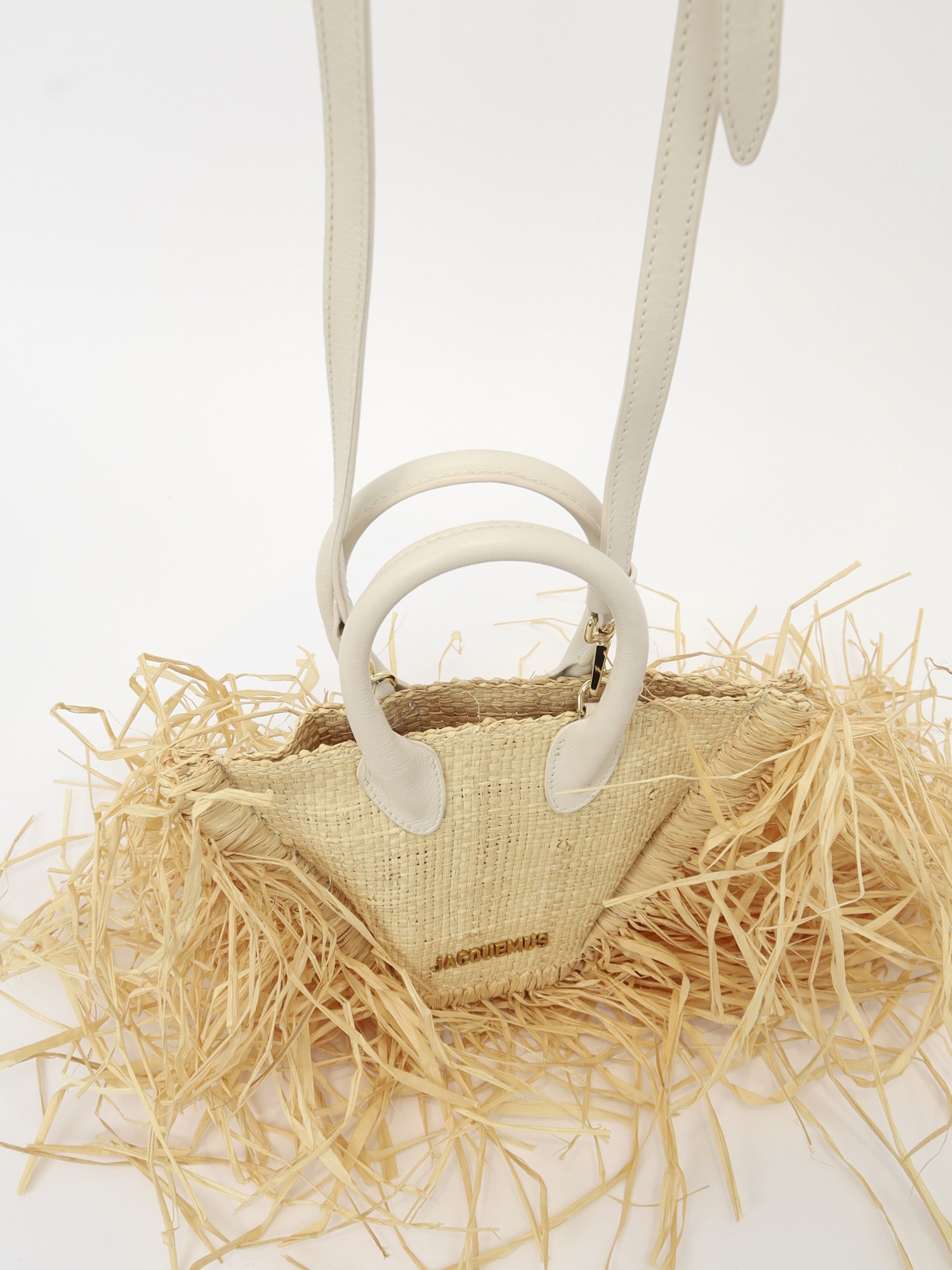 Jacquemus Le Baci 4