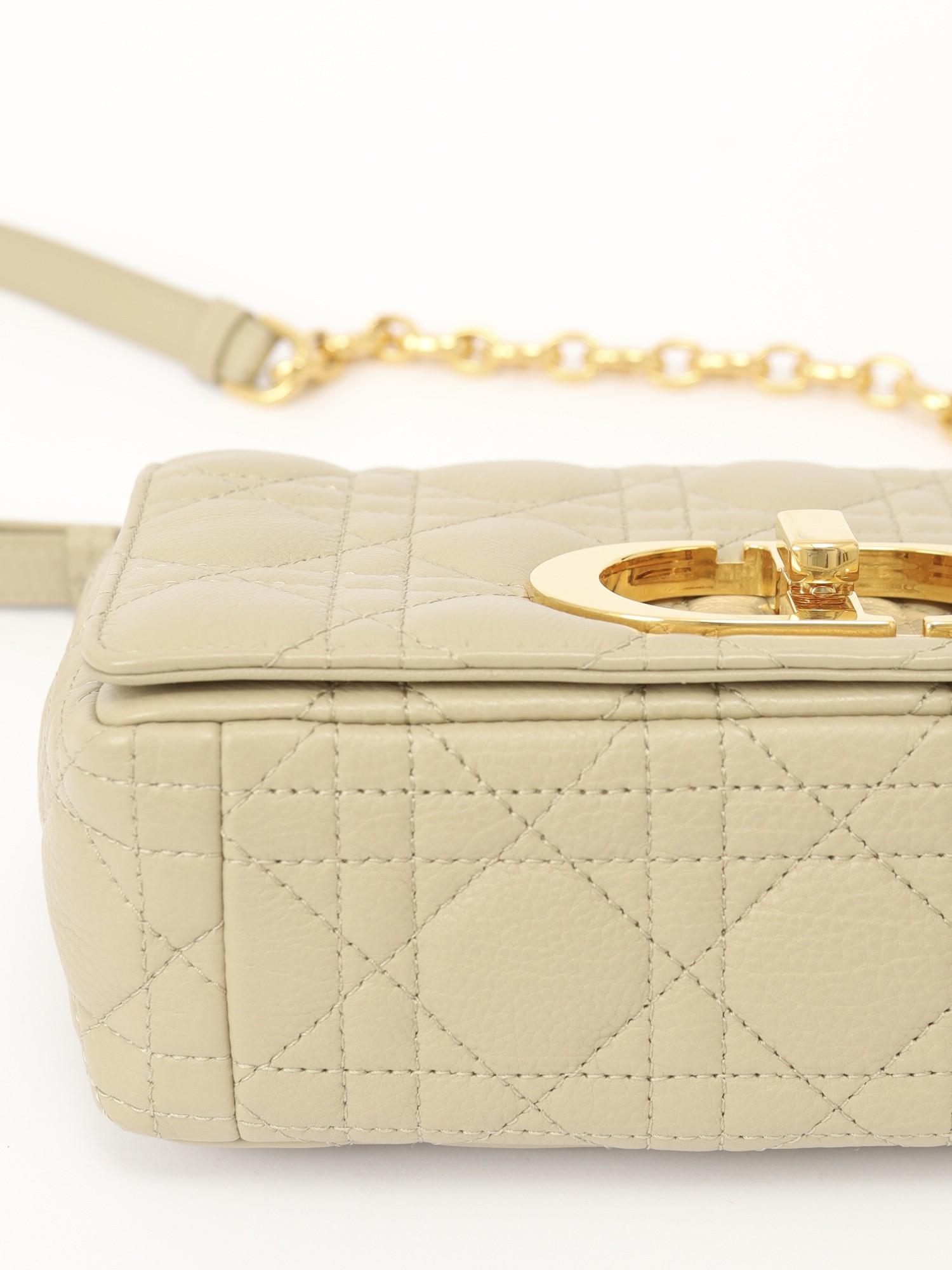 Christian Dior Caro 6