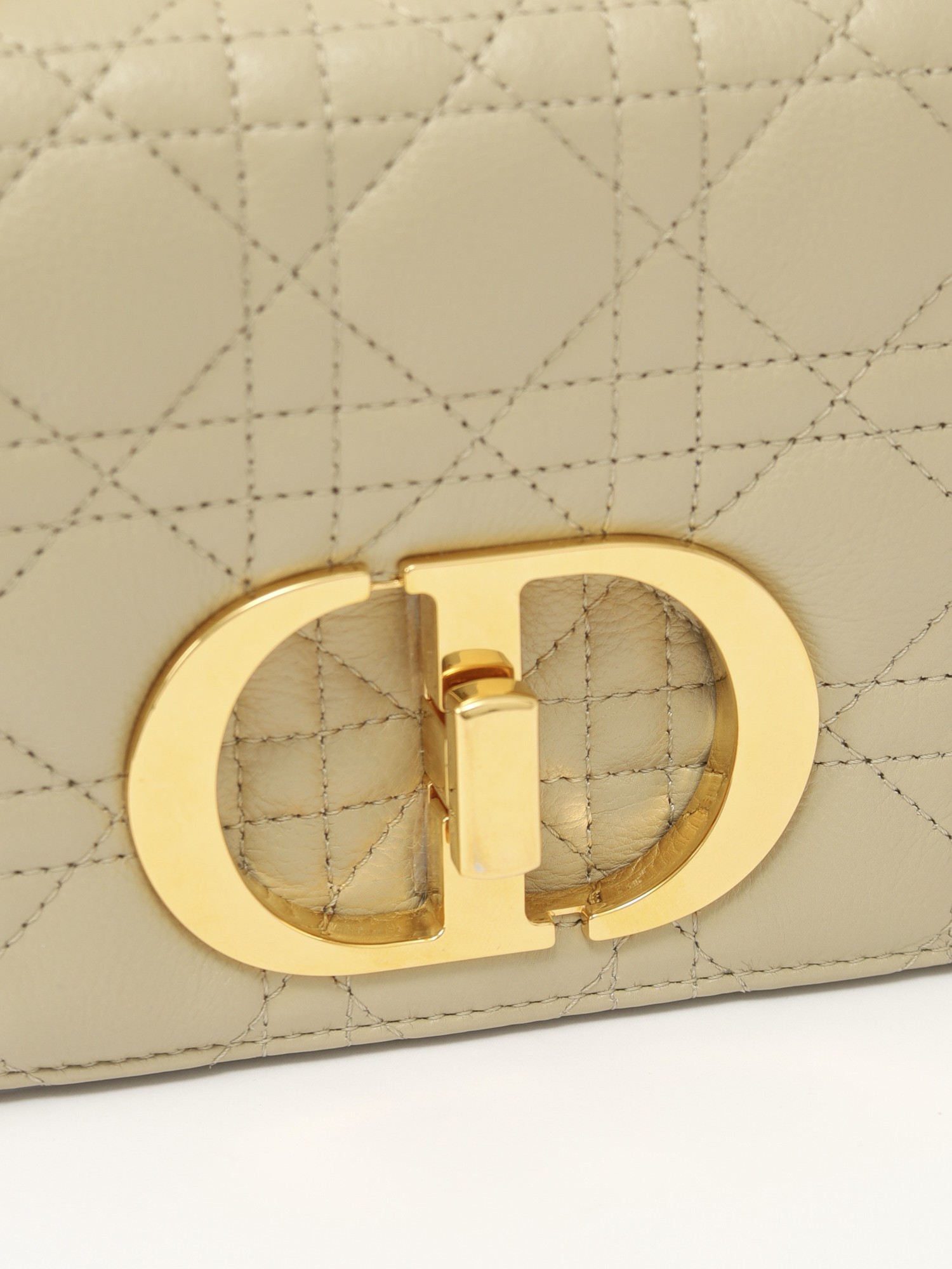 Christian Dior Caro 5