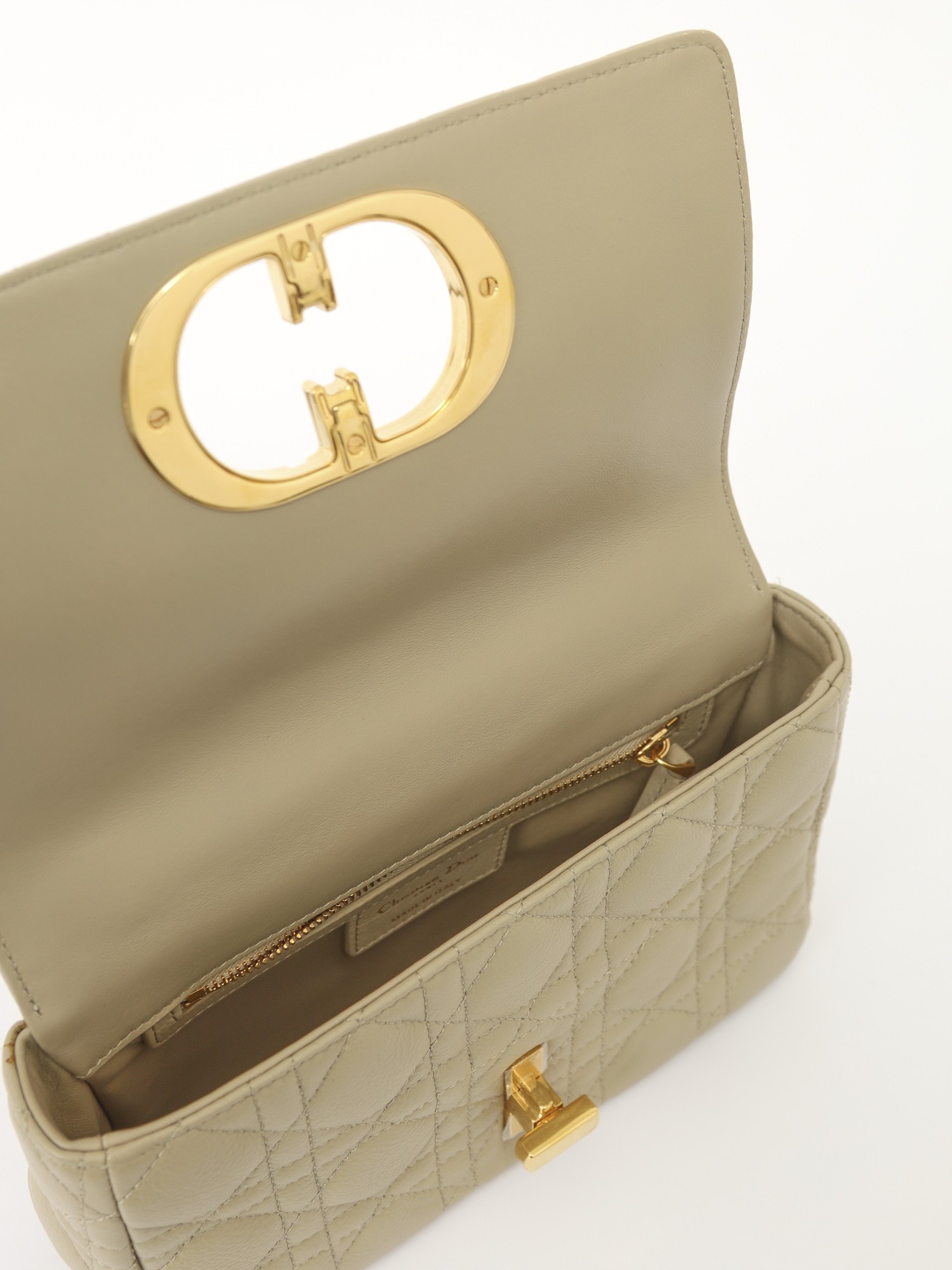 Christian Dior Caro 8