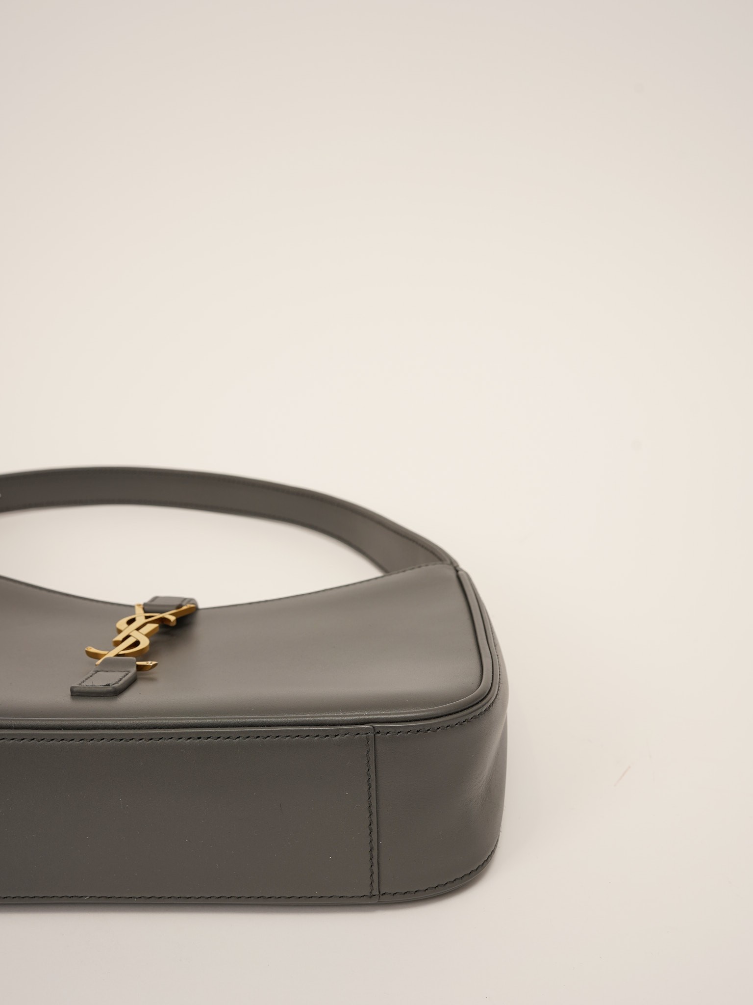 Saint Laurent Le 5 A 7 8
