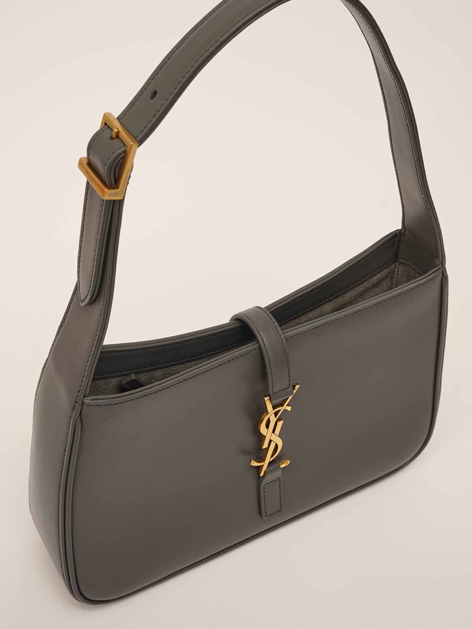 Saint Laurent Le 5 A 7 4
