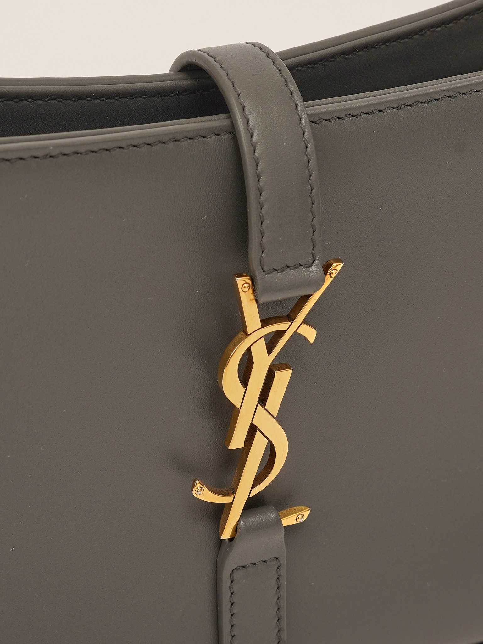 Saint Laurent Le 5 A 7 5