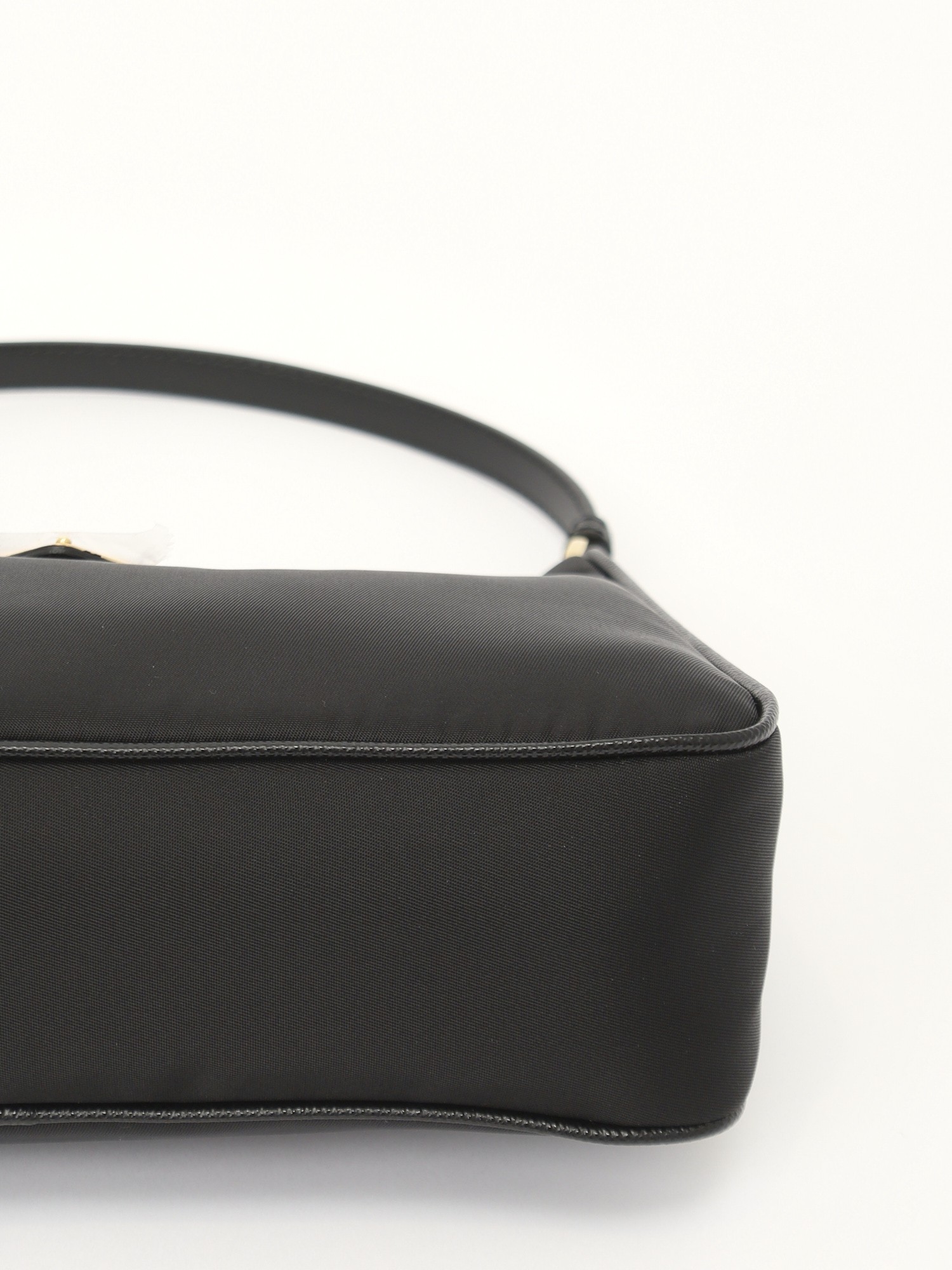 Prada Re-Edition 2000 8