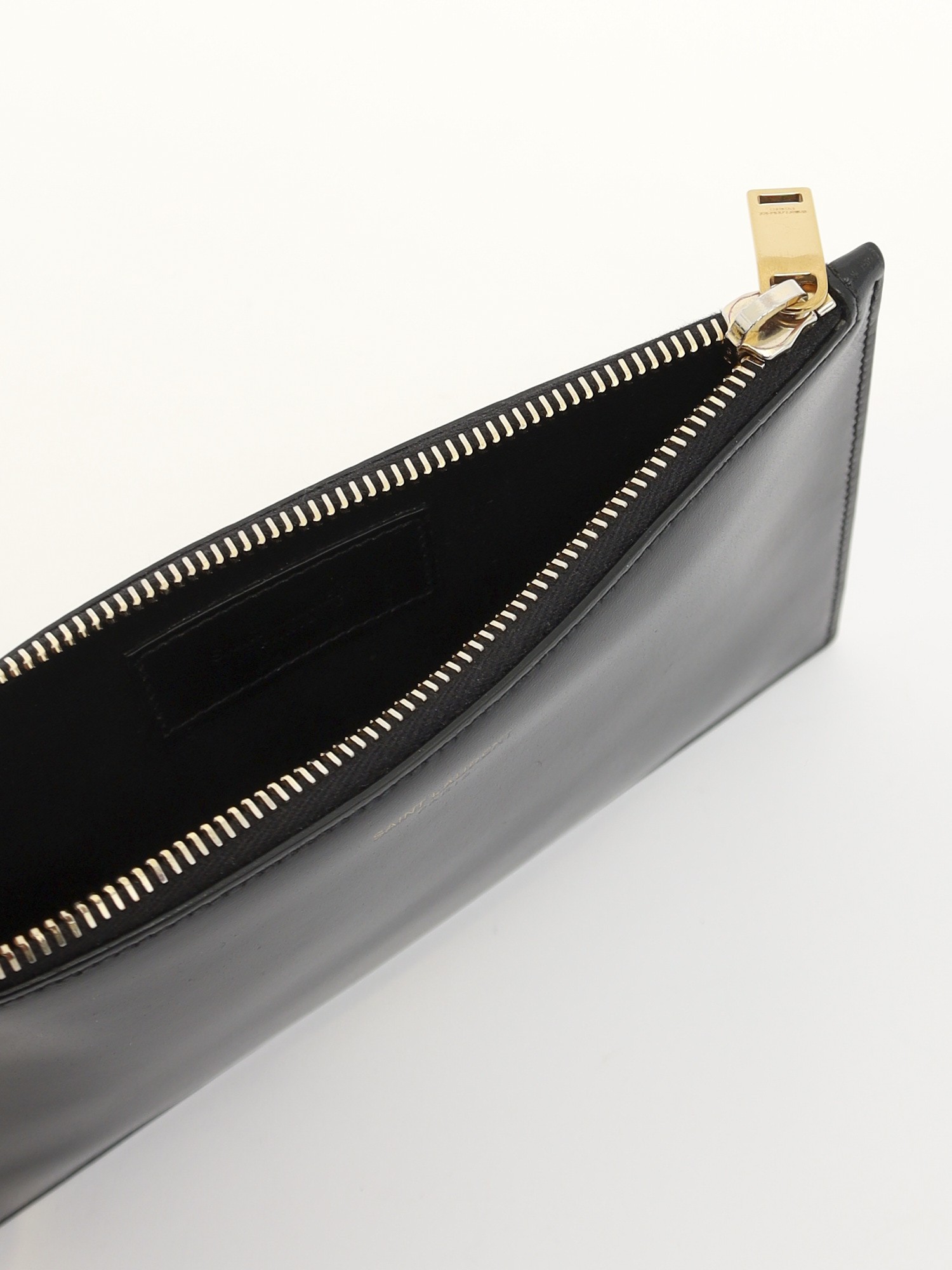 Saint Laurent Case 7
