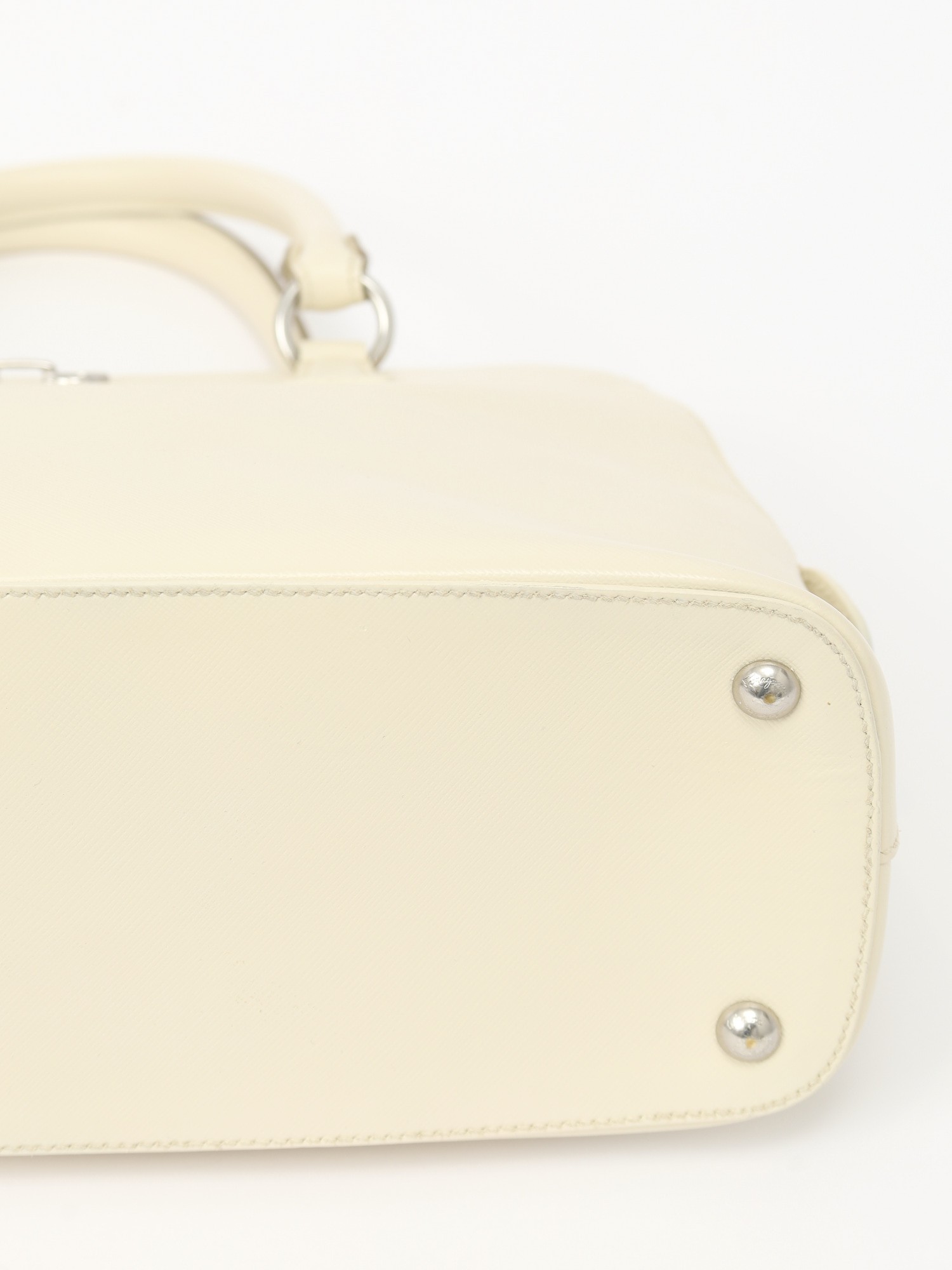Salvatore Ferragamo Leather Bag 7