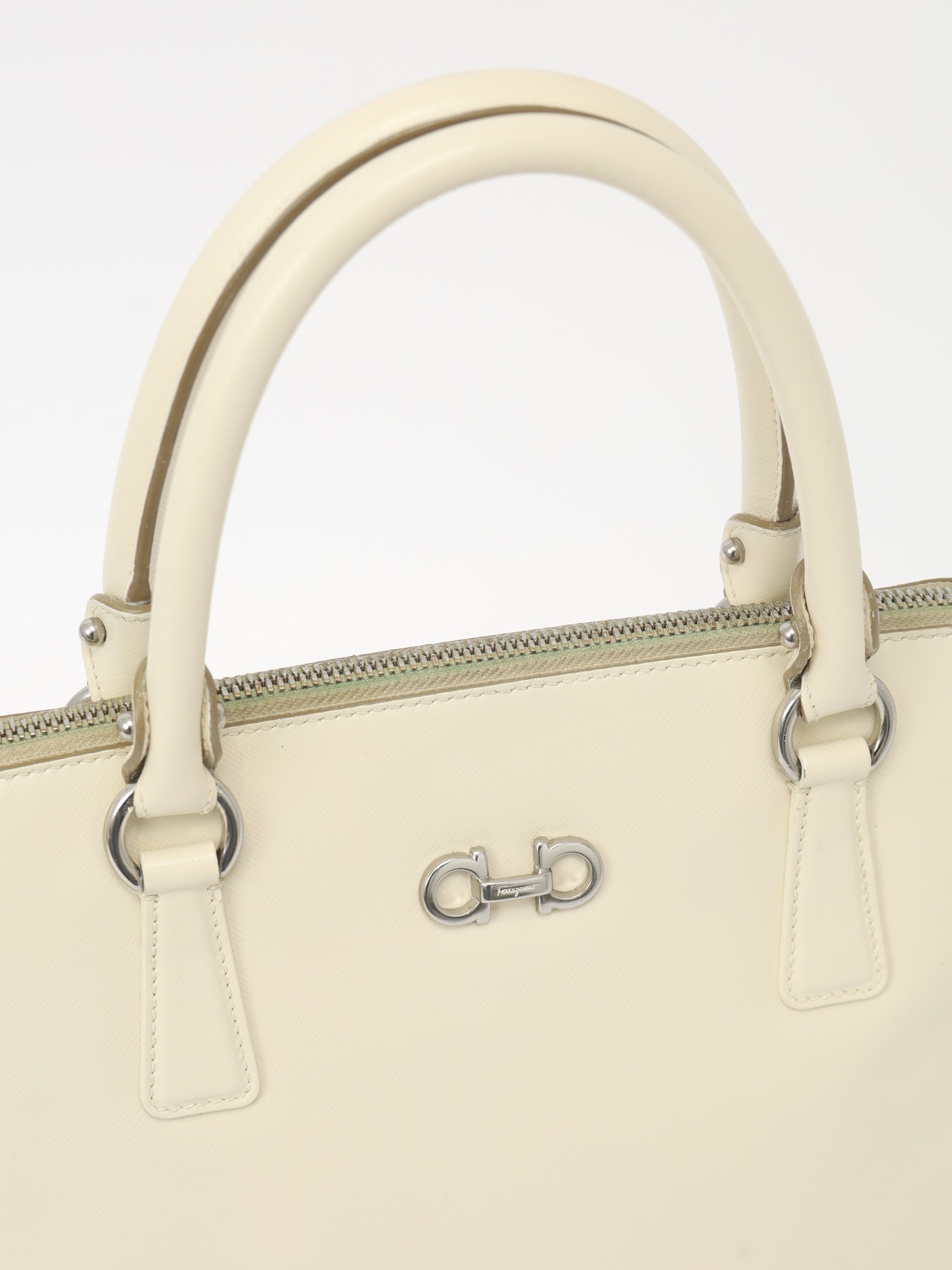 Salvatore Ferragamo Leather Bag 4