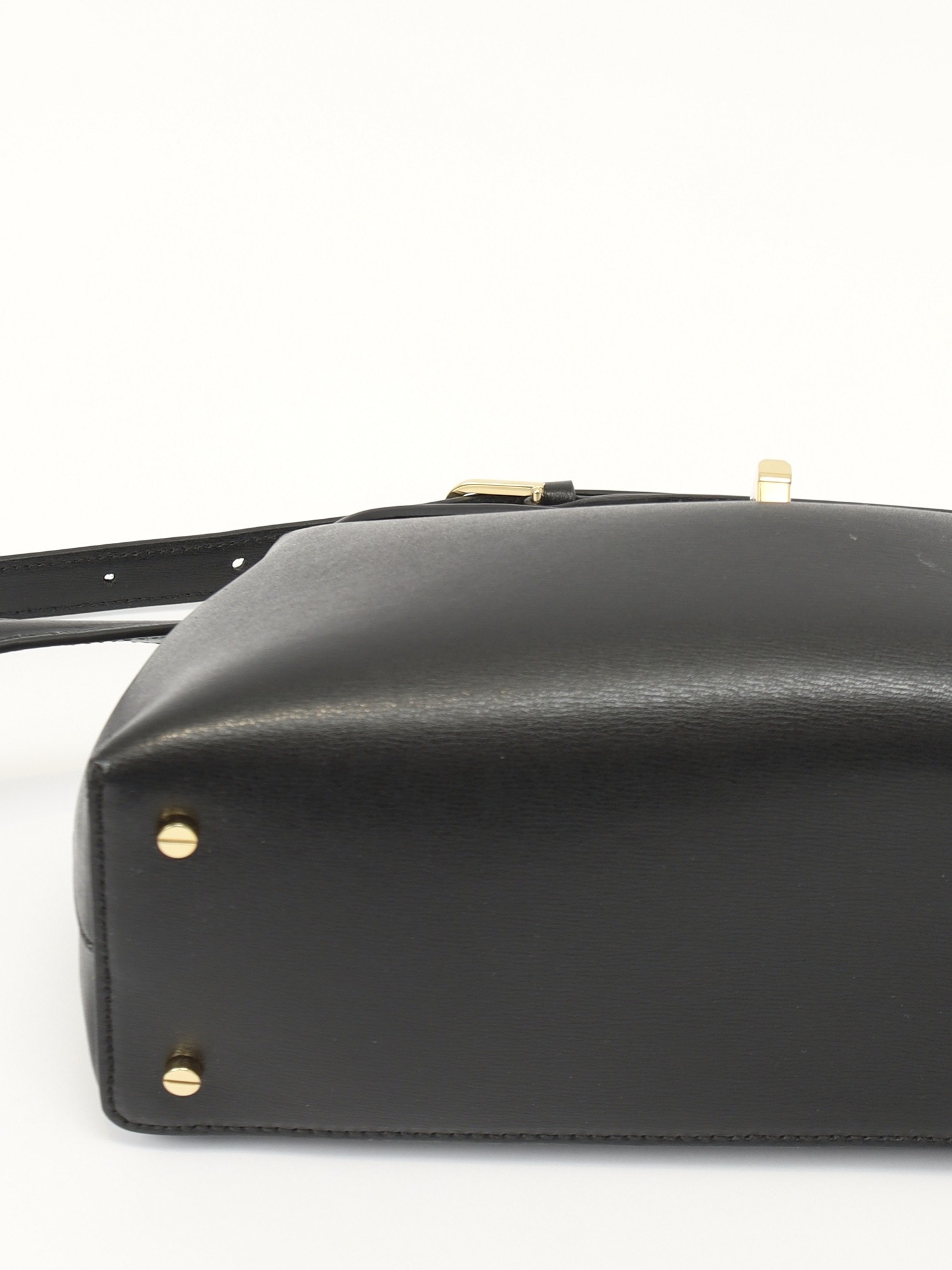 Toteme T-Lock 7