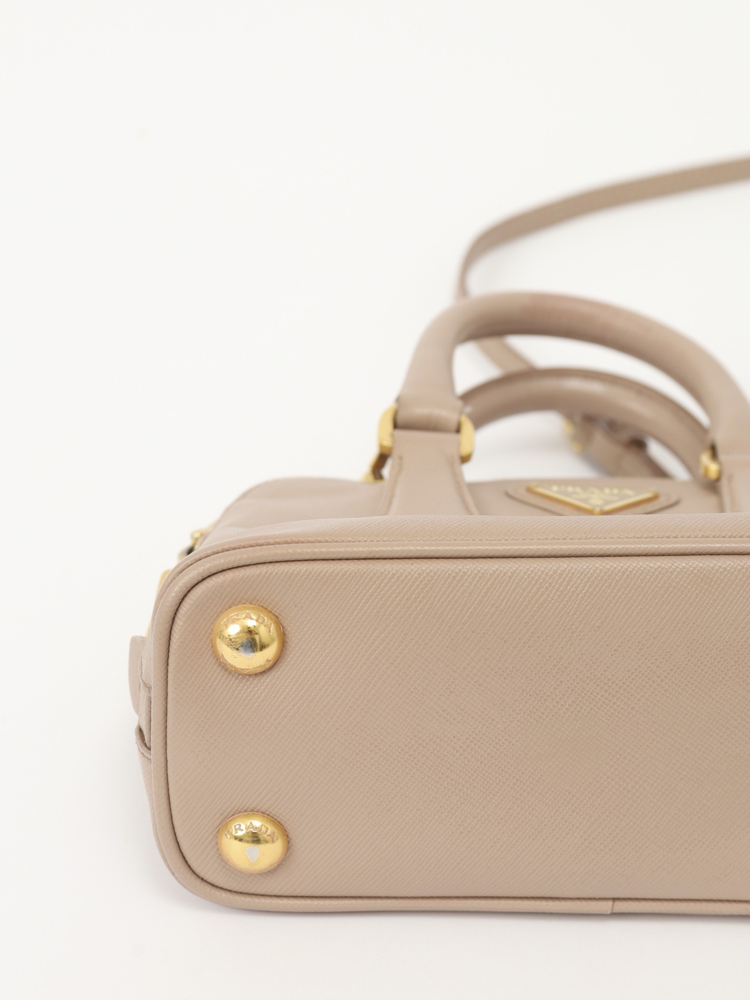 Prada Promenade 8