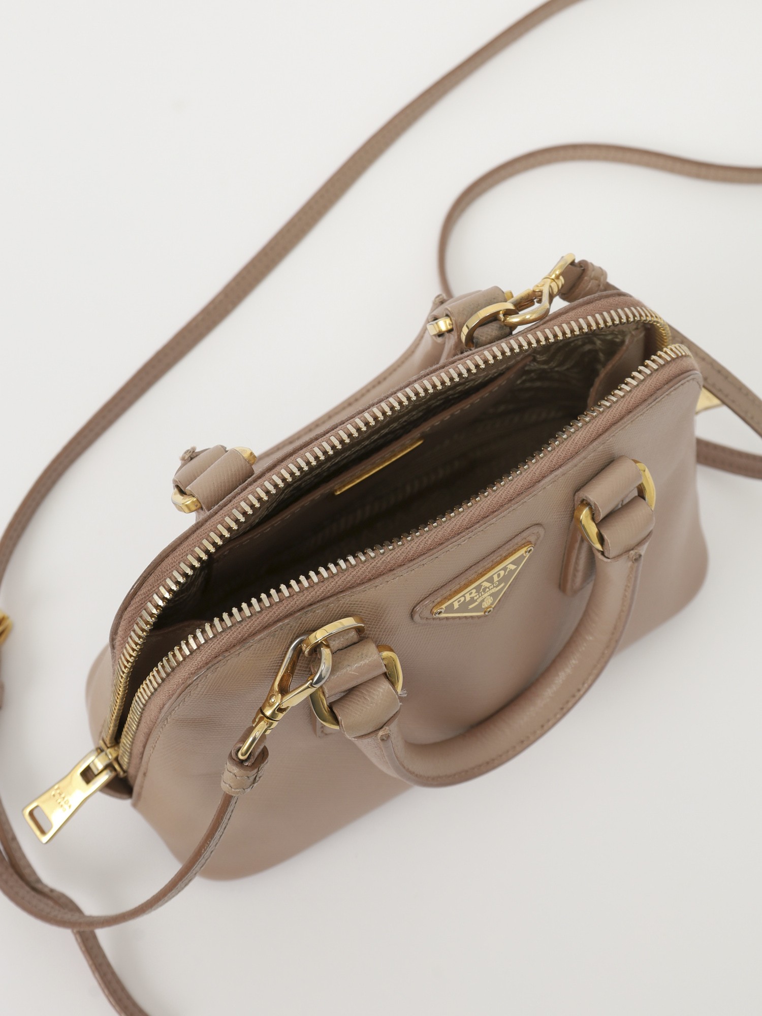 Prada Promenade 10