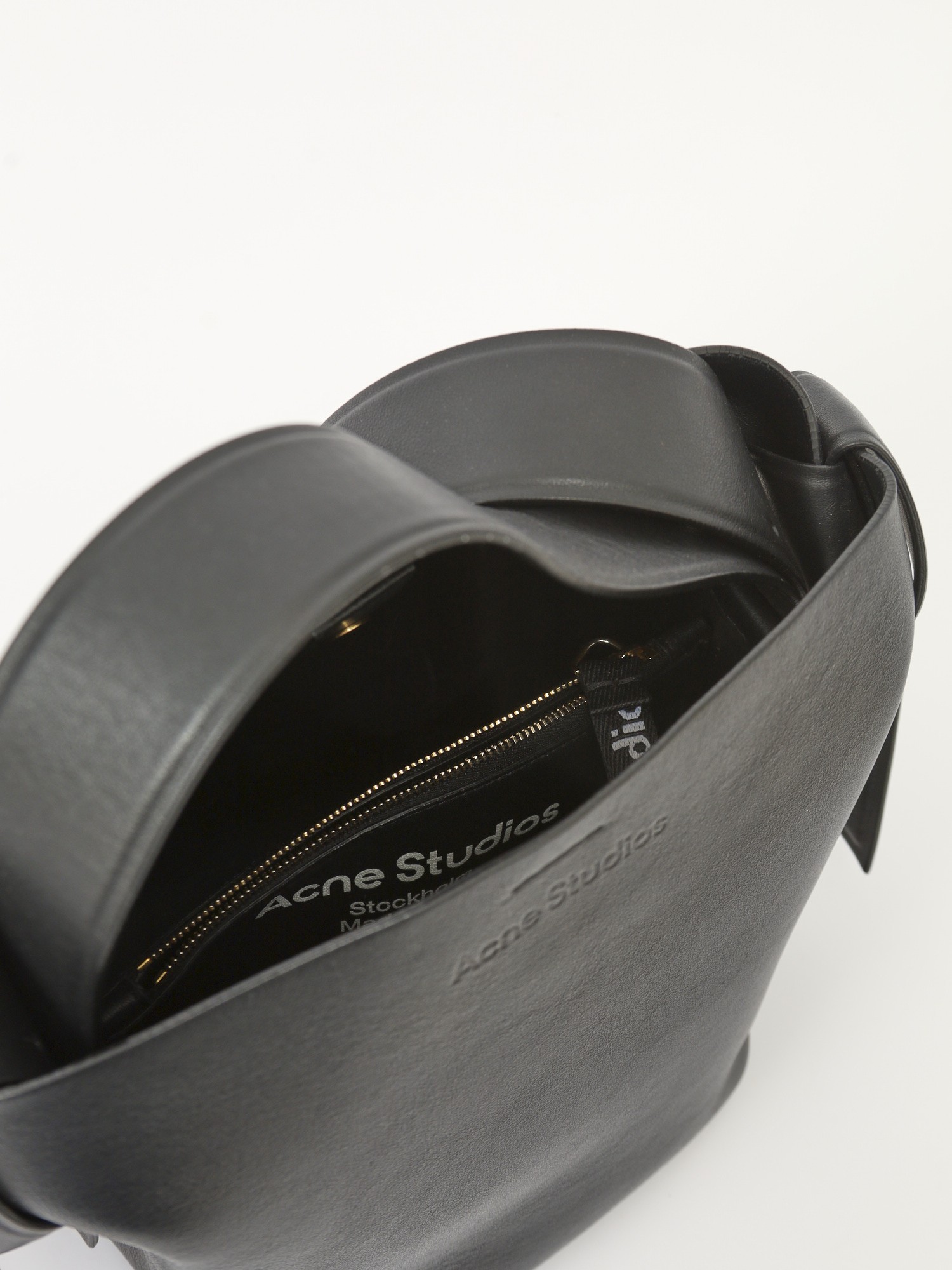 Acne Studios Musubi 10