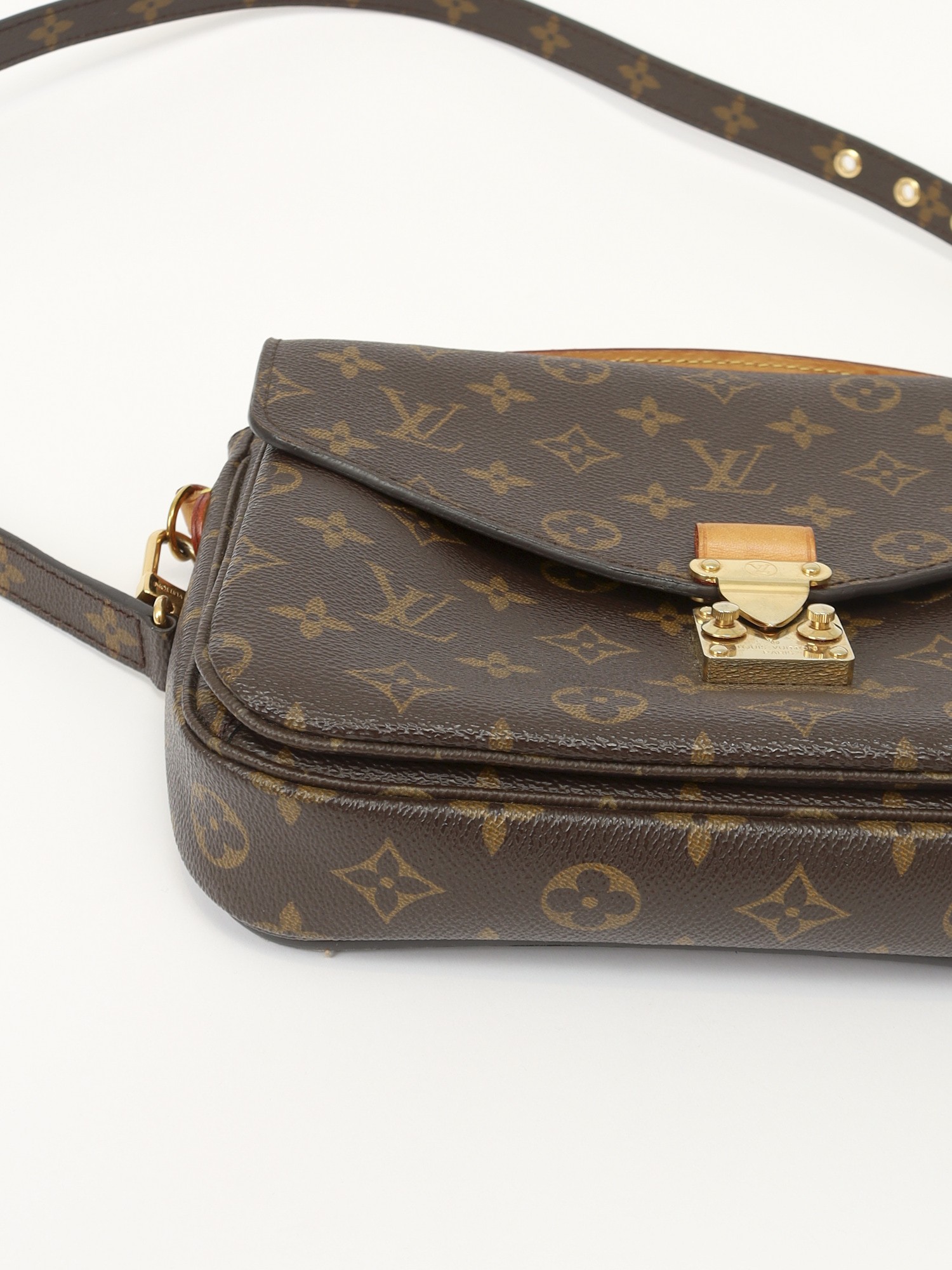Louis Vuitton Pochette Metis  9