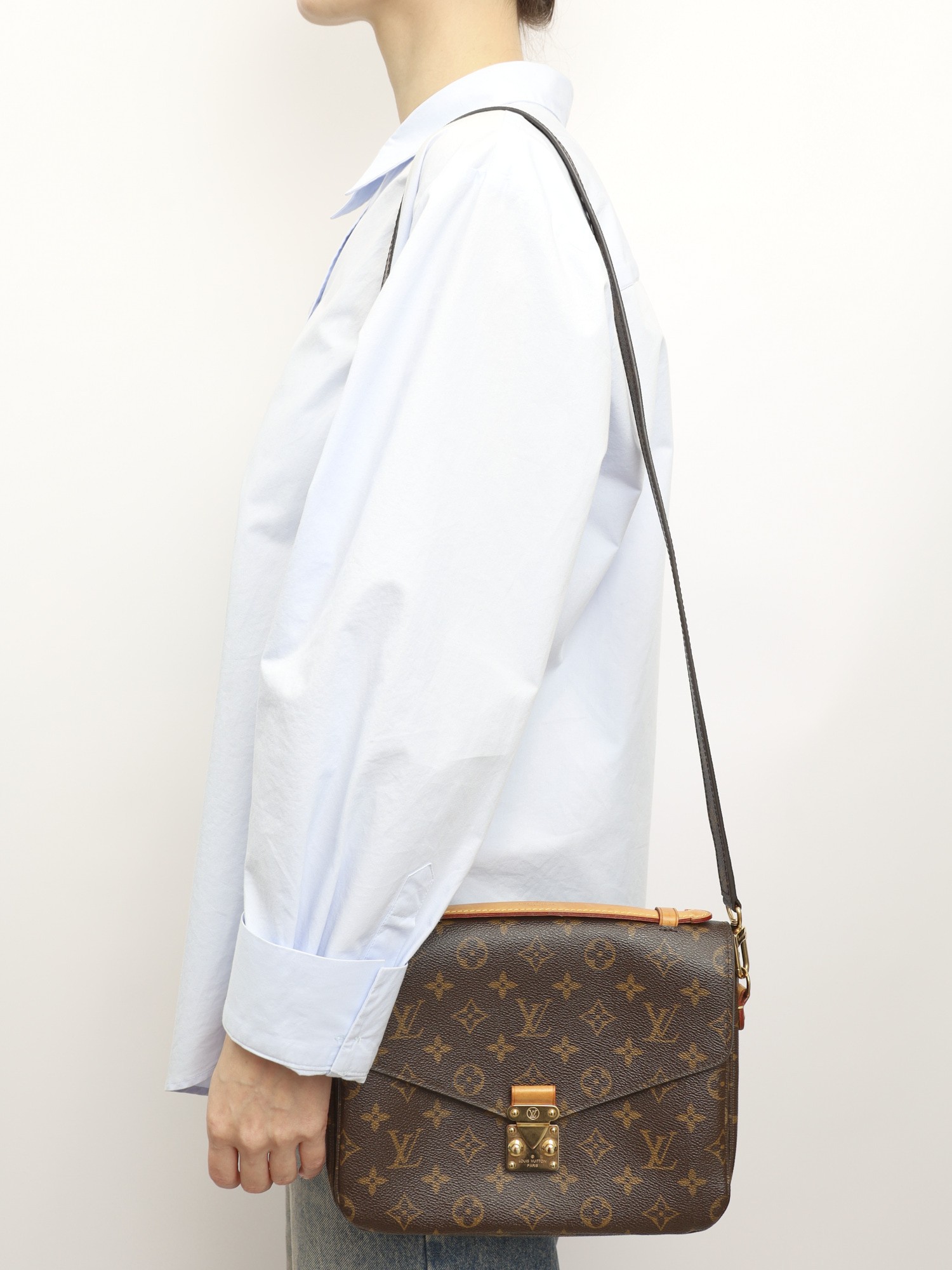 Louis Vuitton Pochette Metis  1