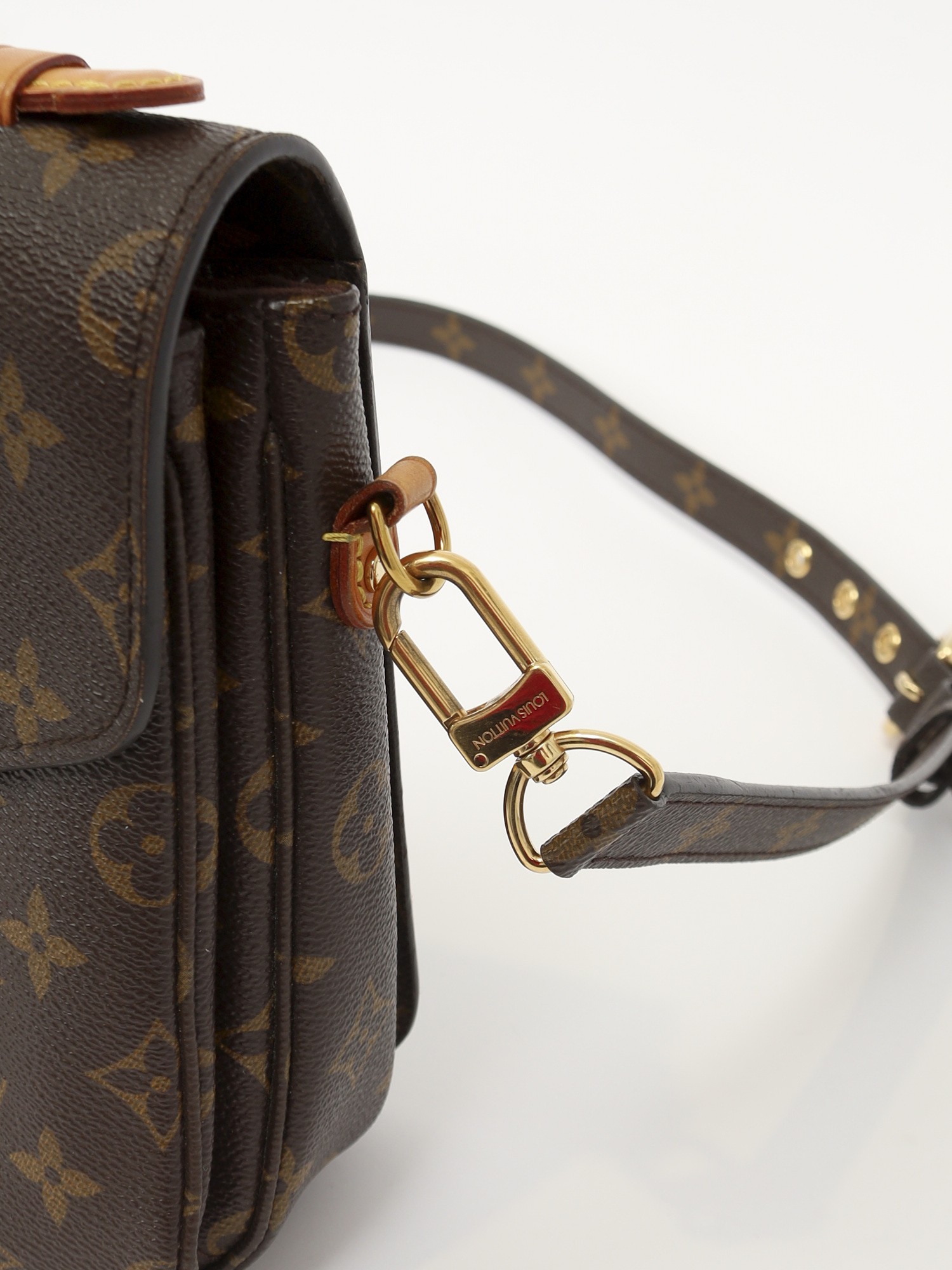 Louis Vuitton Pochette Metis  8