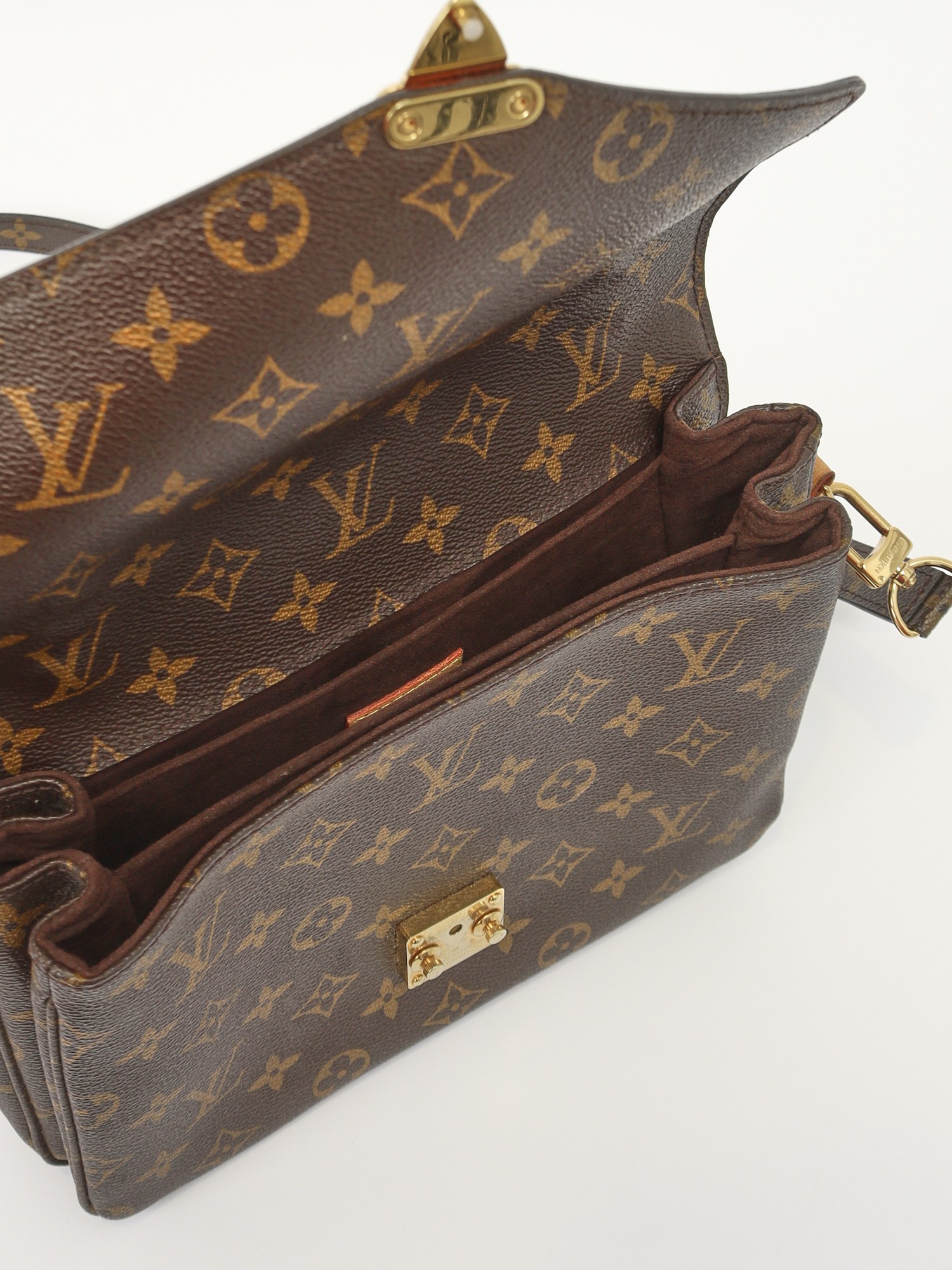 Louis Vuitton Pochette Metis  11