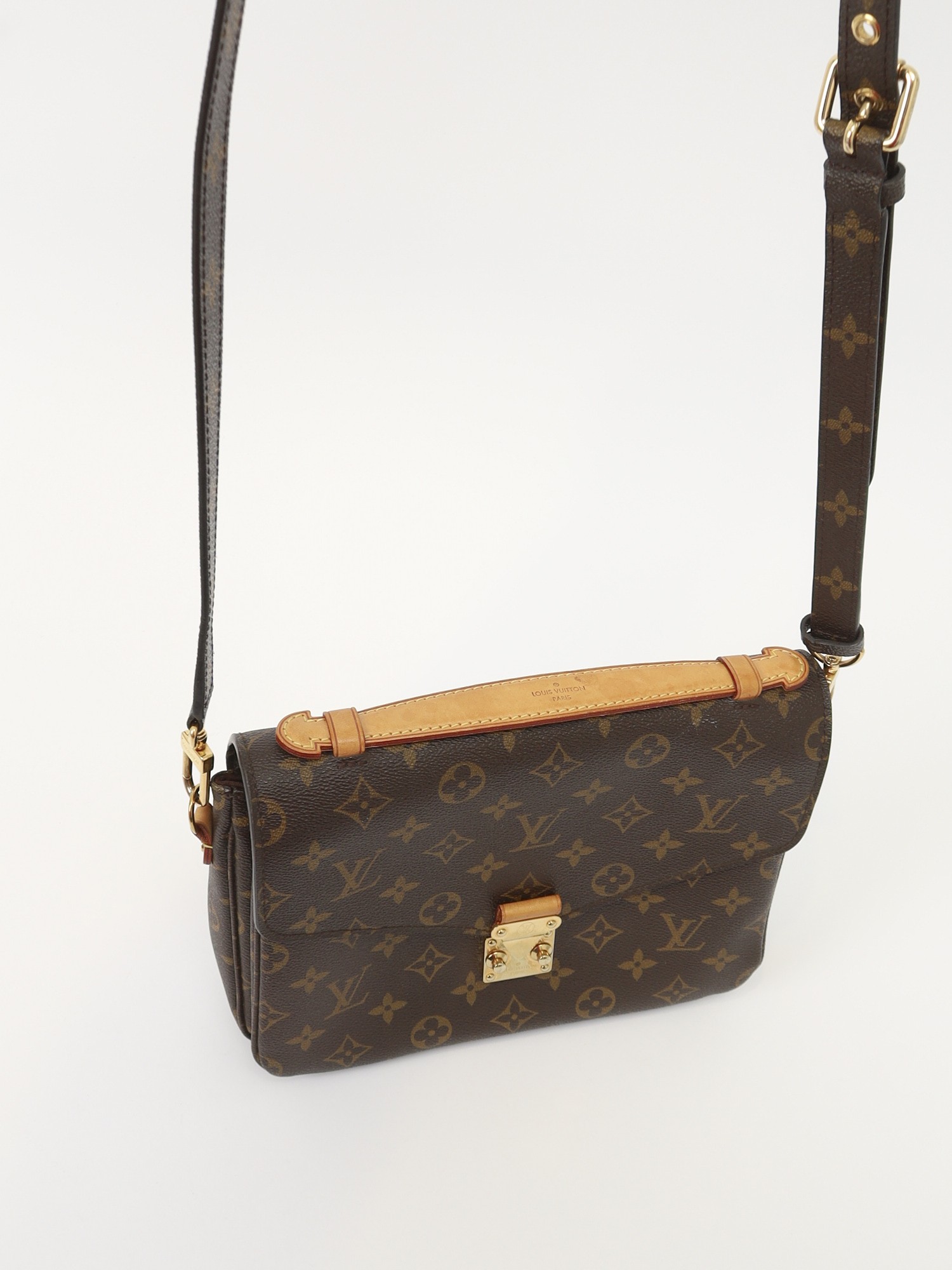 Louis Vuitton Pochette Metis  4