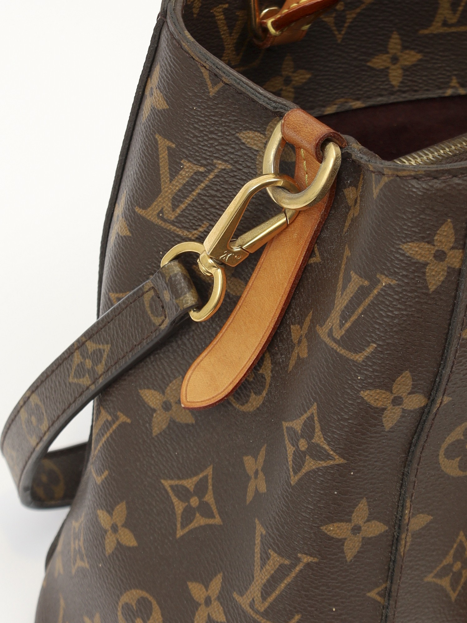 Louis Vuitton Montaigne 6