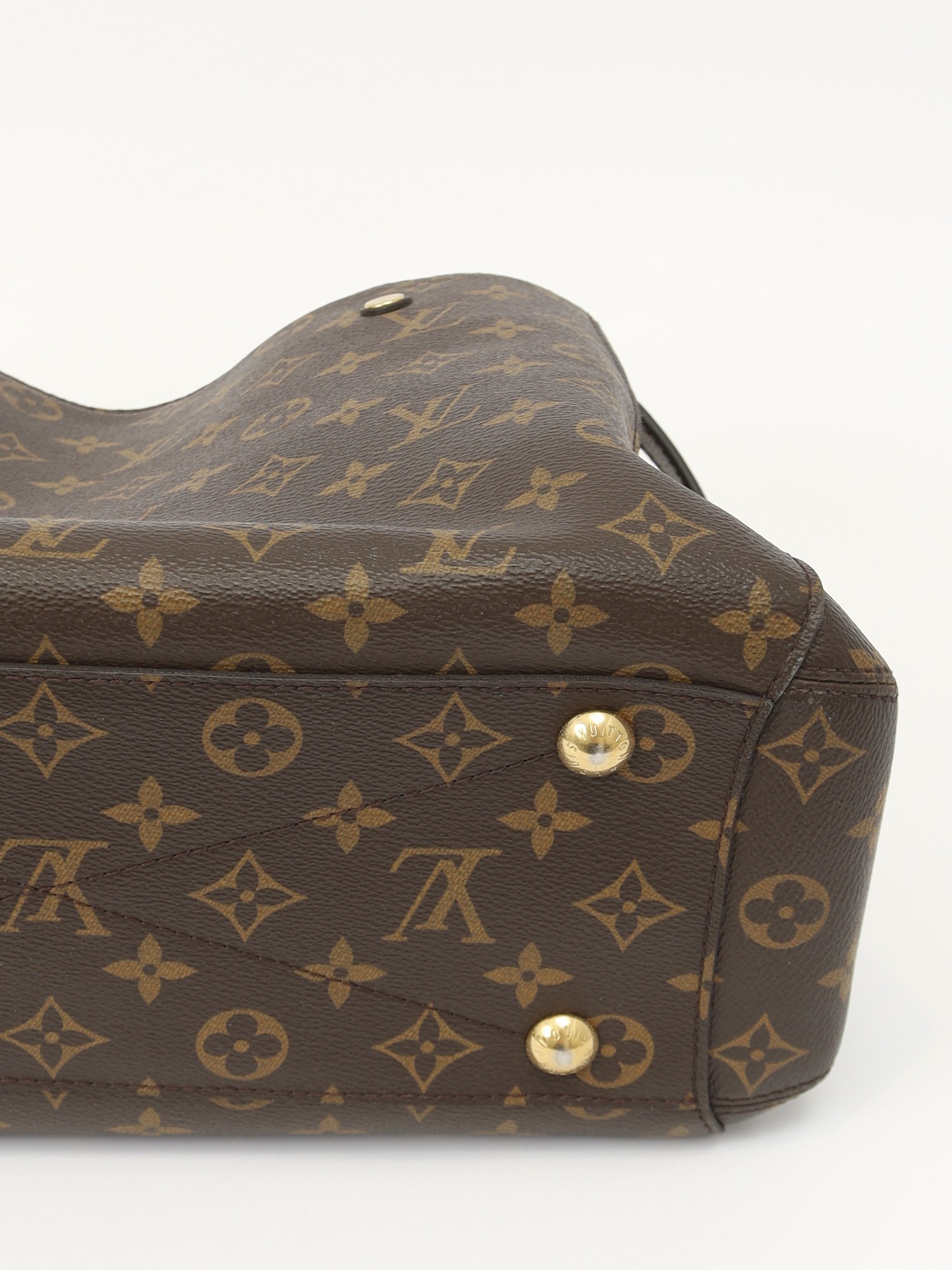 Louis Vuitton Montaigne 10