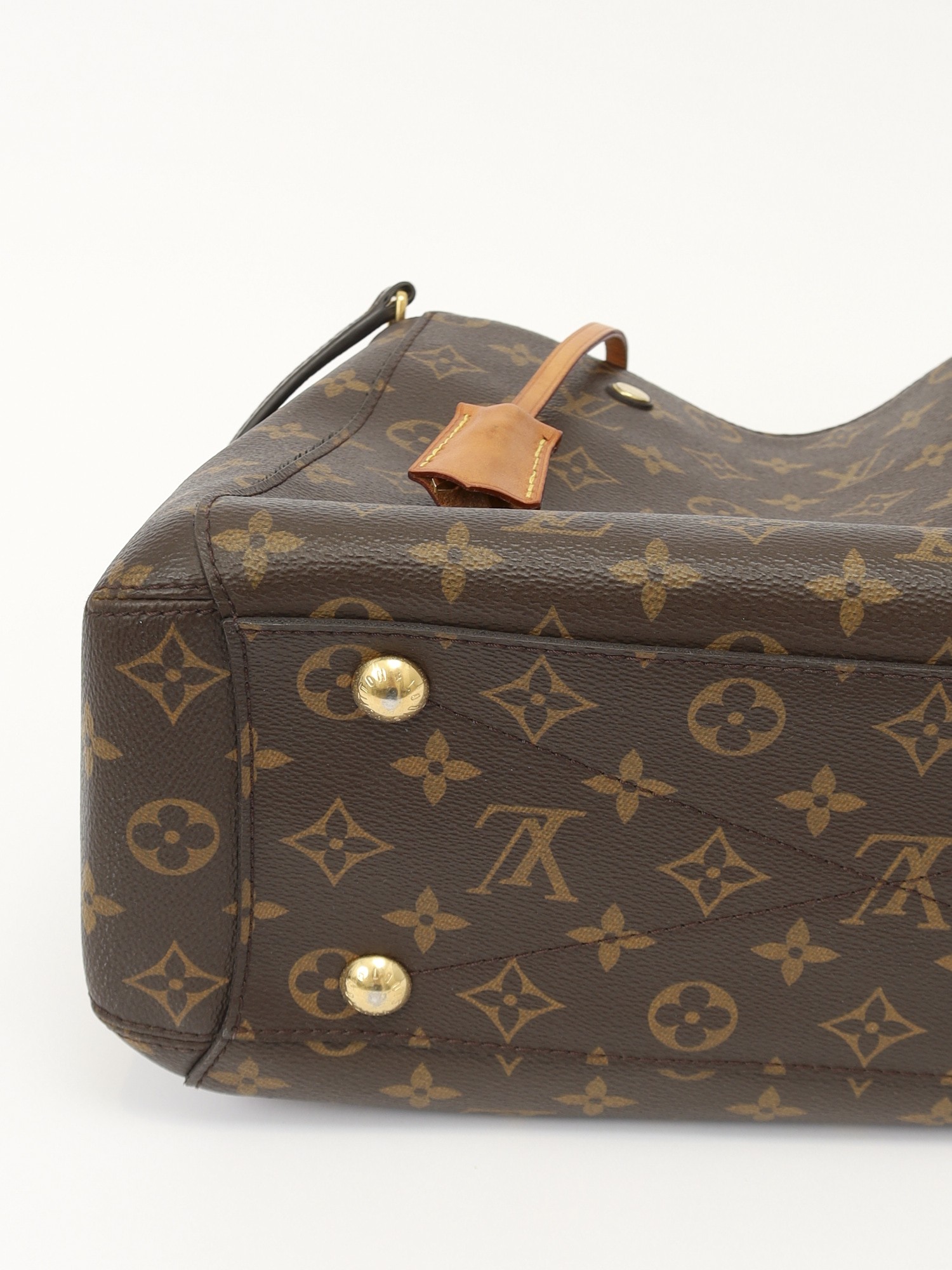 Louis Vuitton Montaigne 9