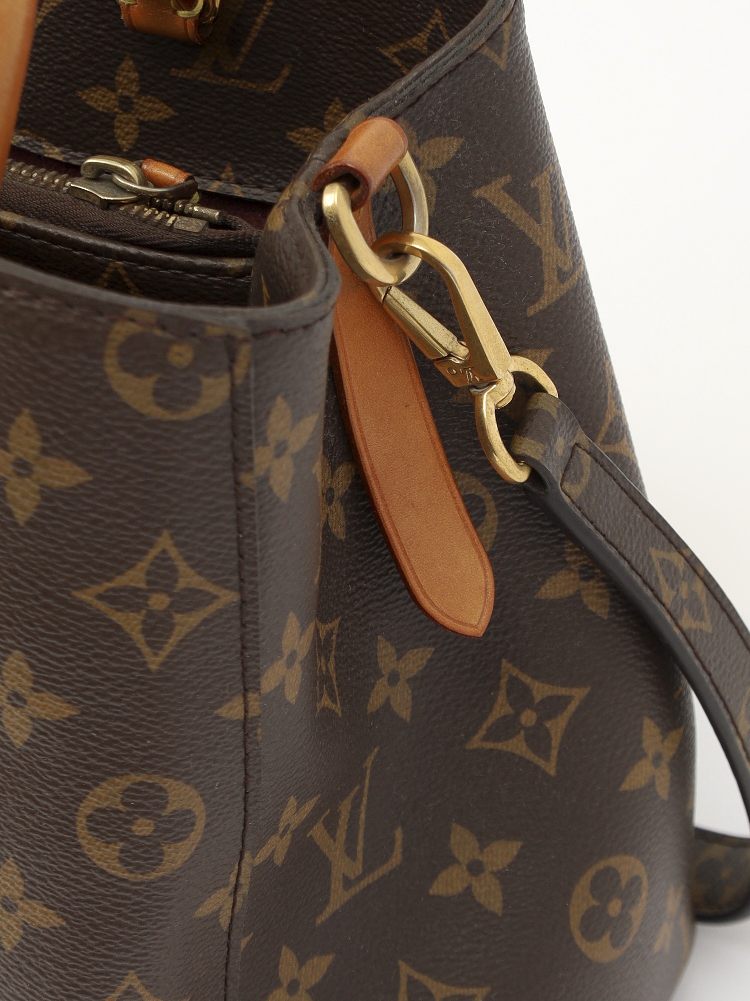 Louis Vuitton Montaigne 7