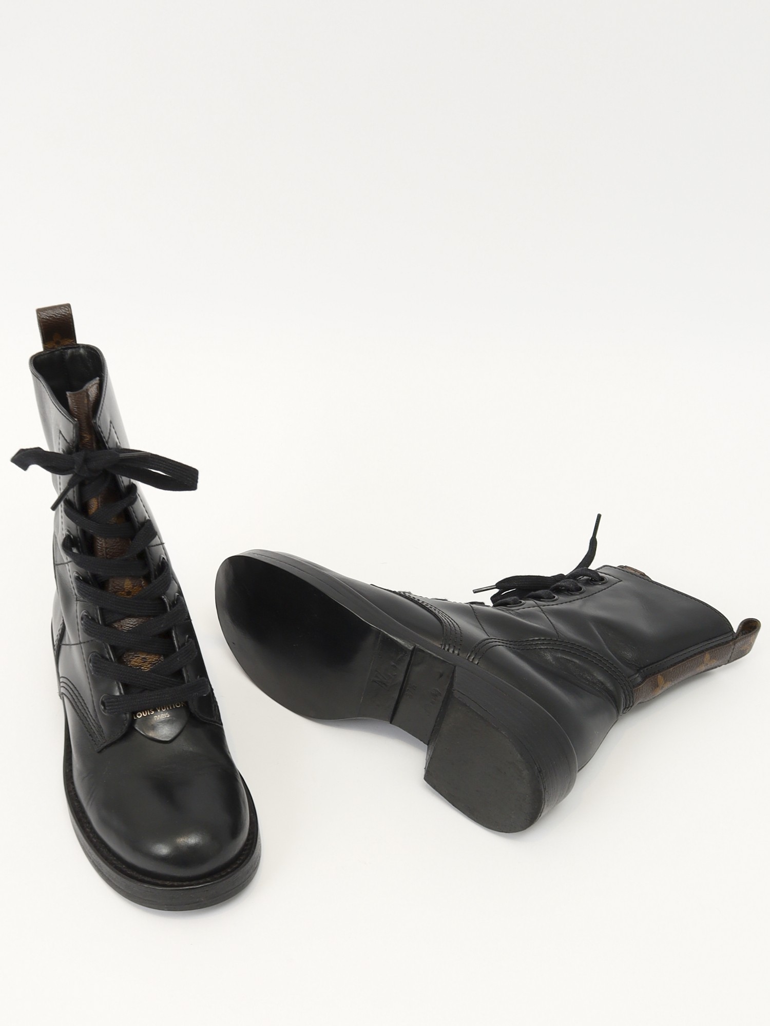 Louis Vuitton Shoes 37.5 9