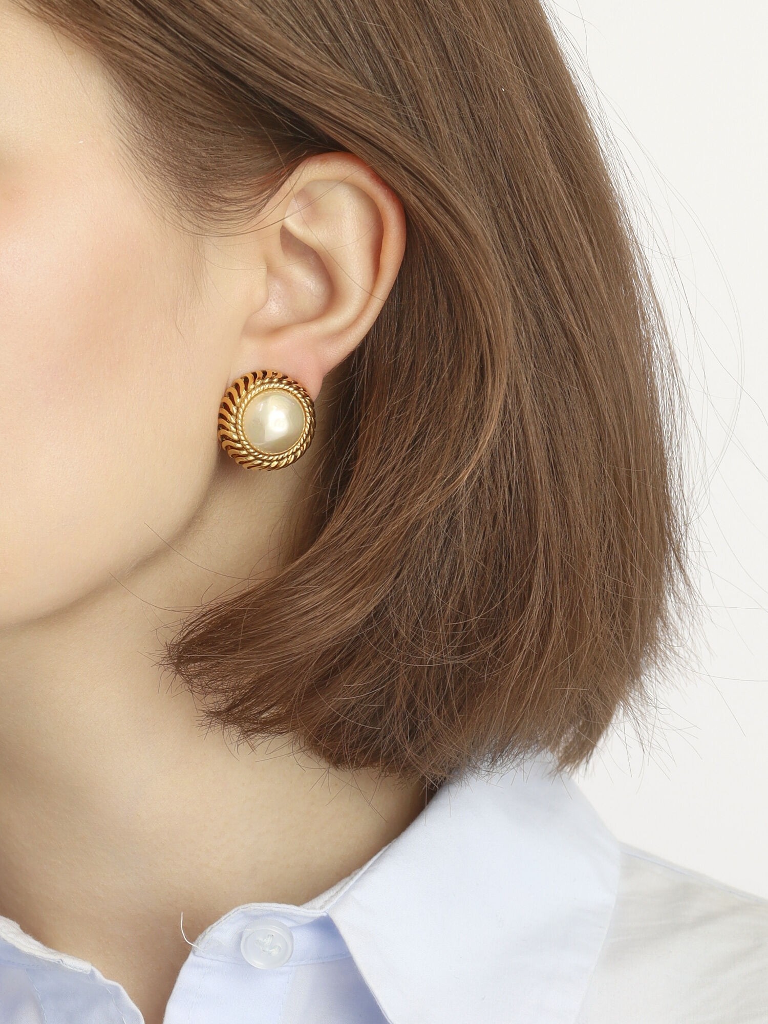 Chanel Clips 1