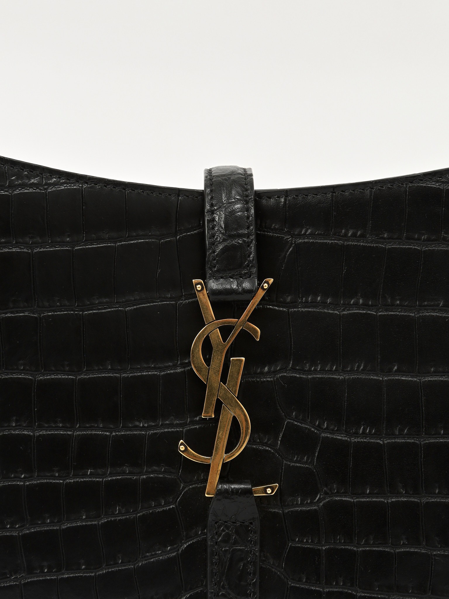 Saint Laurent Le 5 a 7 4