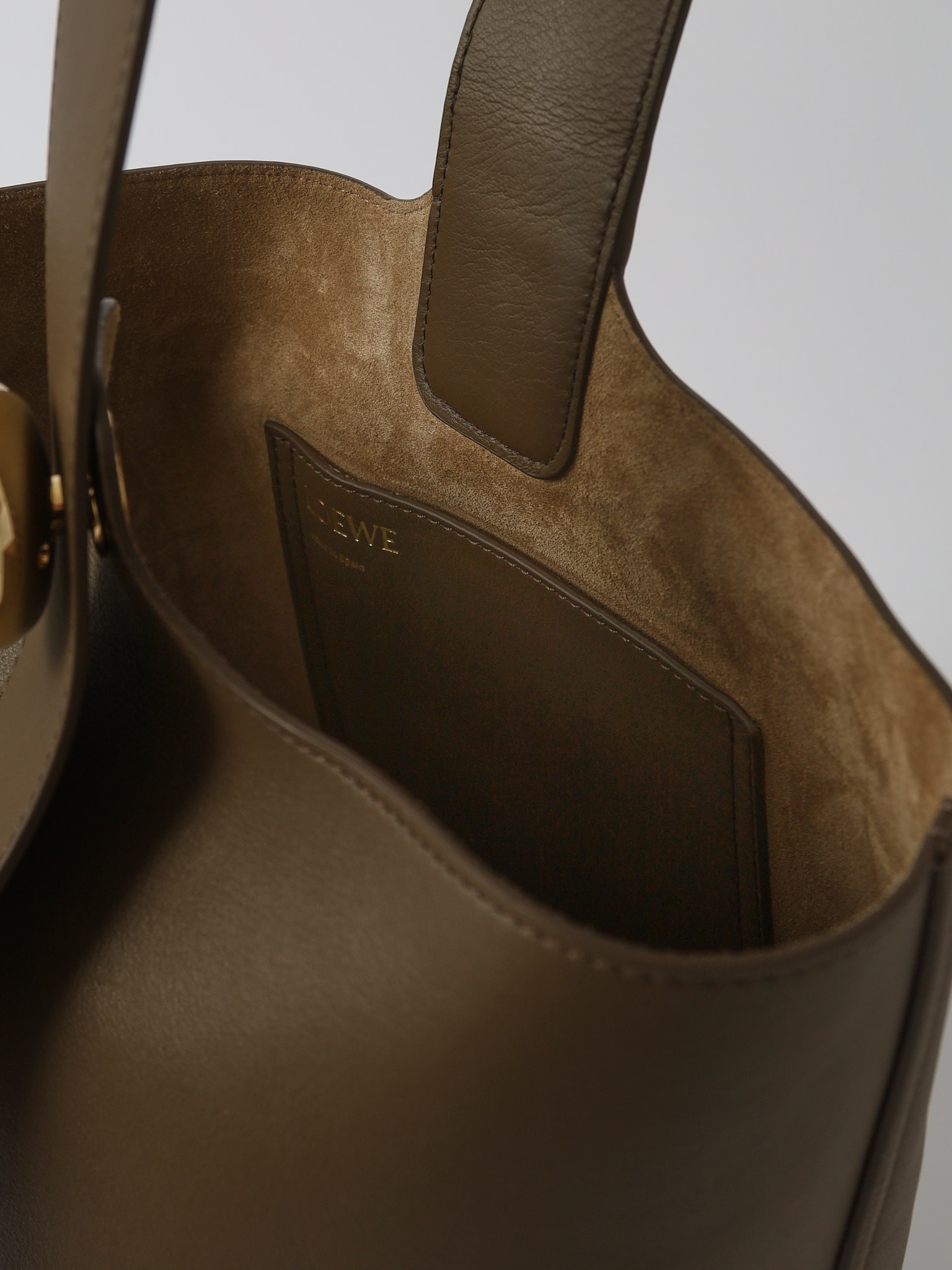 Loewe Pebble  9