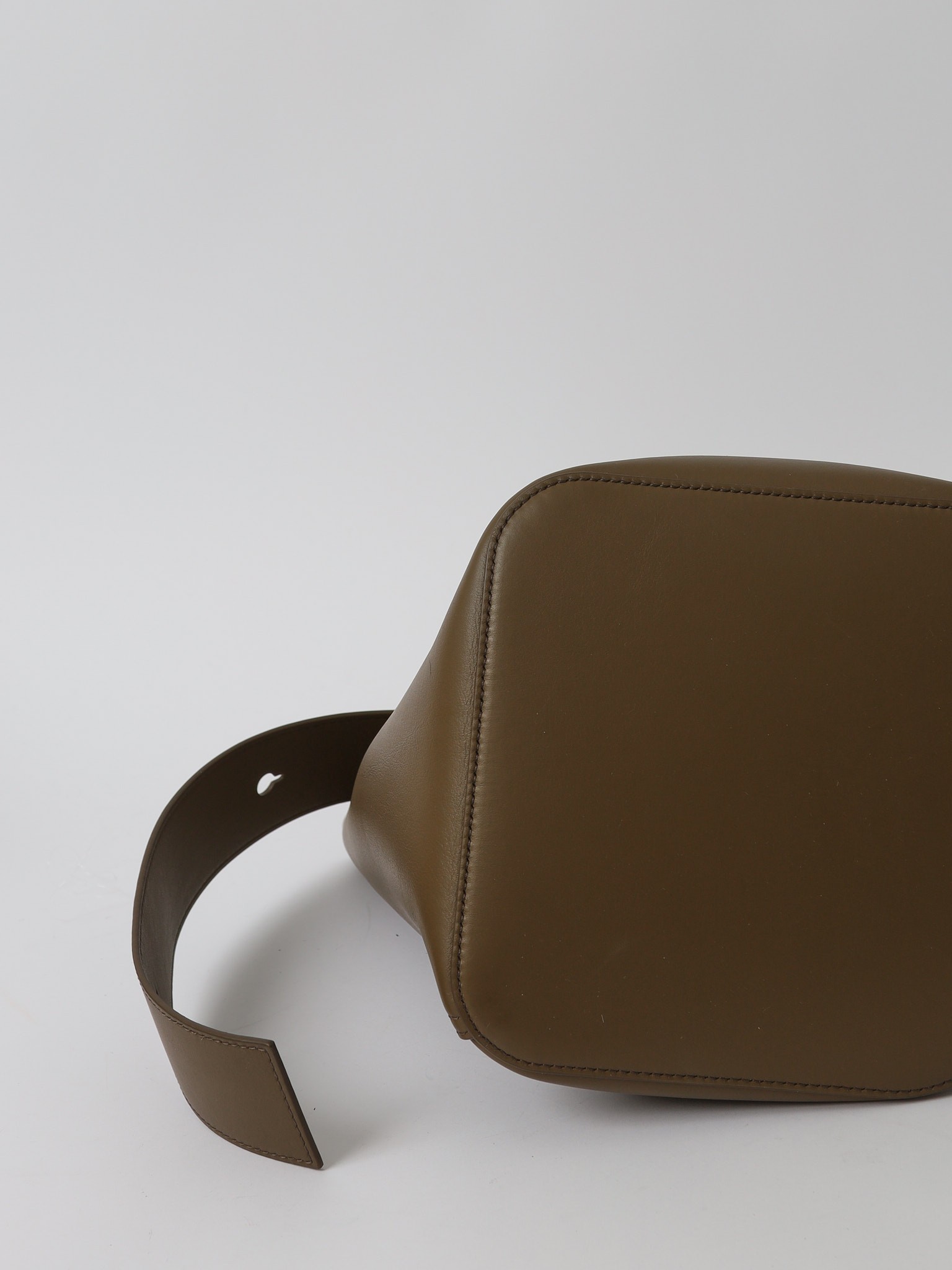 Loewe Pebble  7
