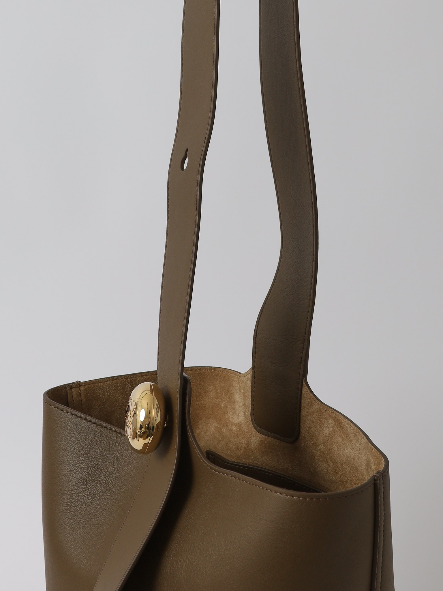 Loewe Pebble  4