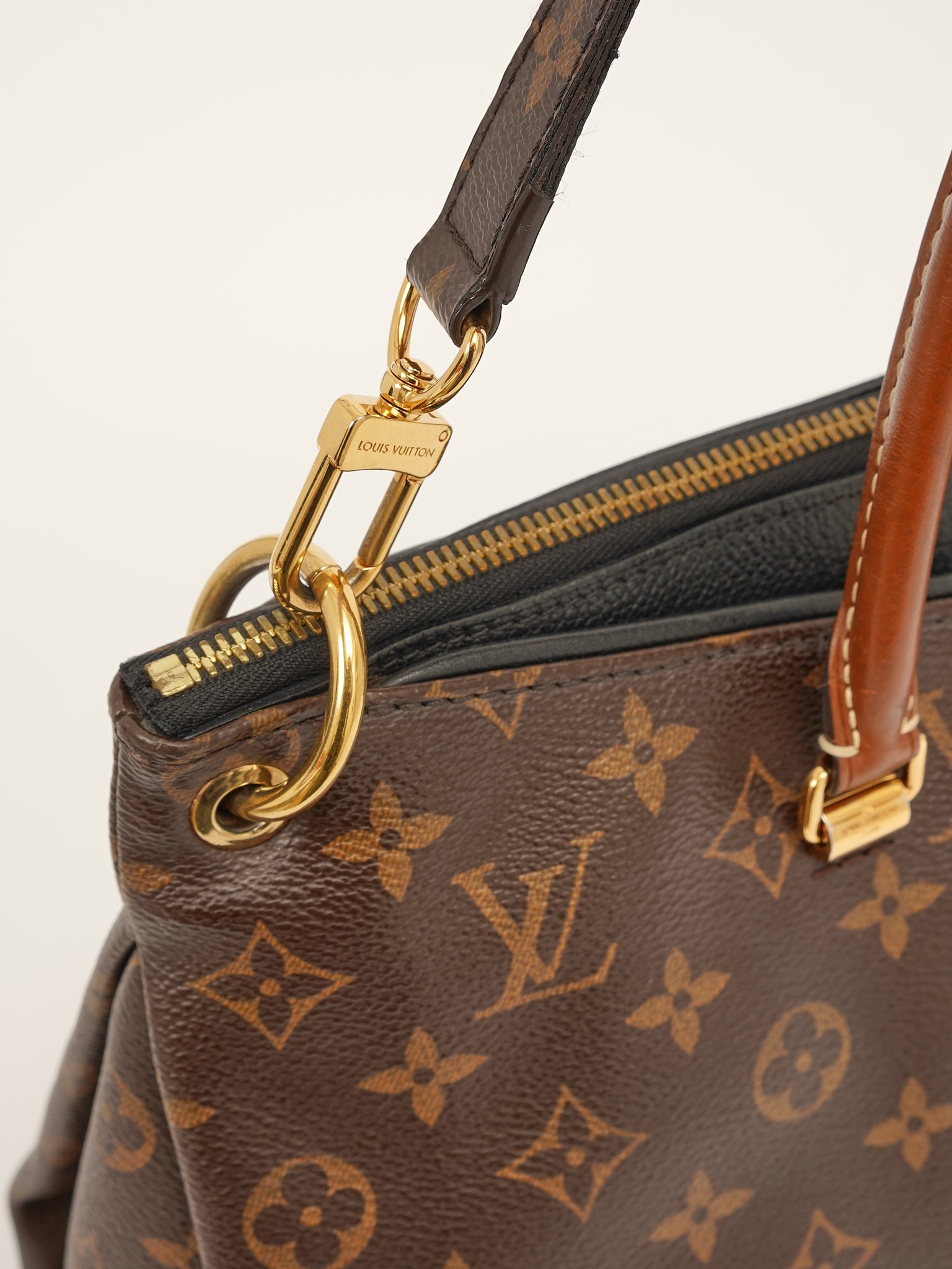 Louis Vuitton Pallas 5
