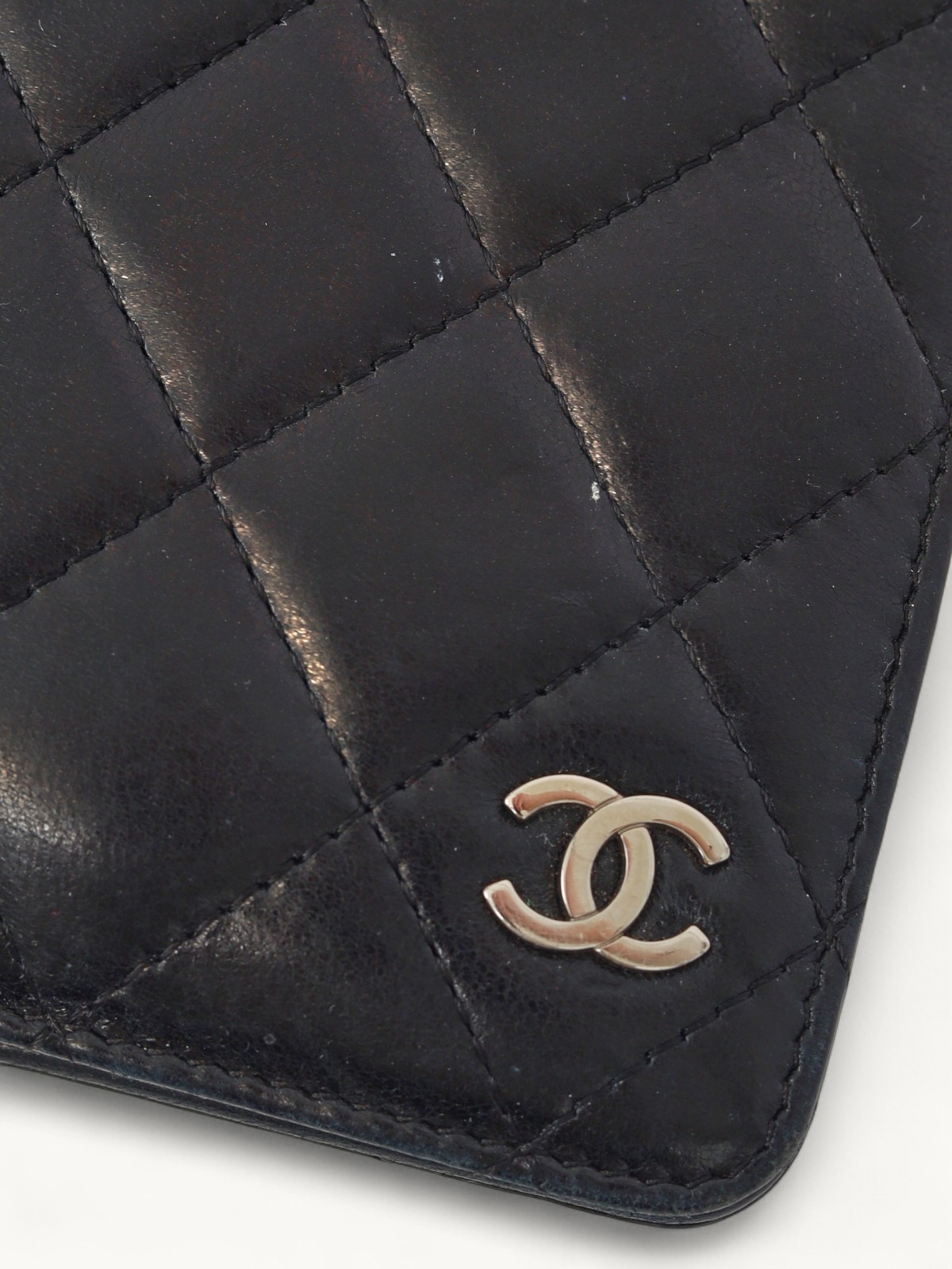 Chanel Cover for documents 3