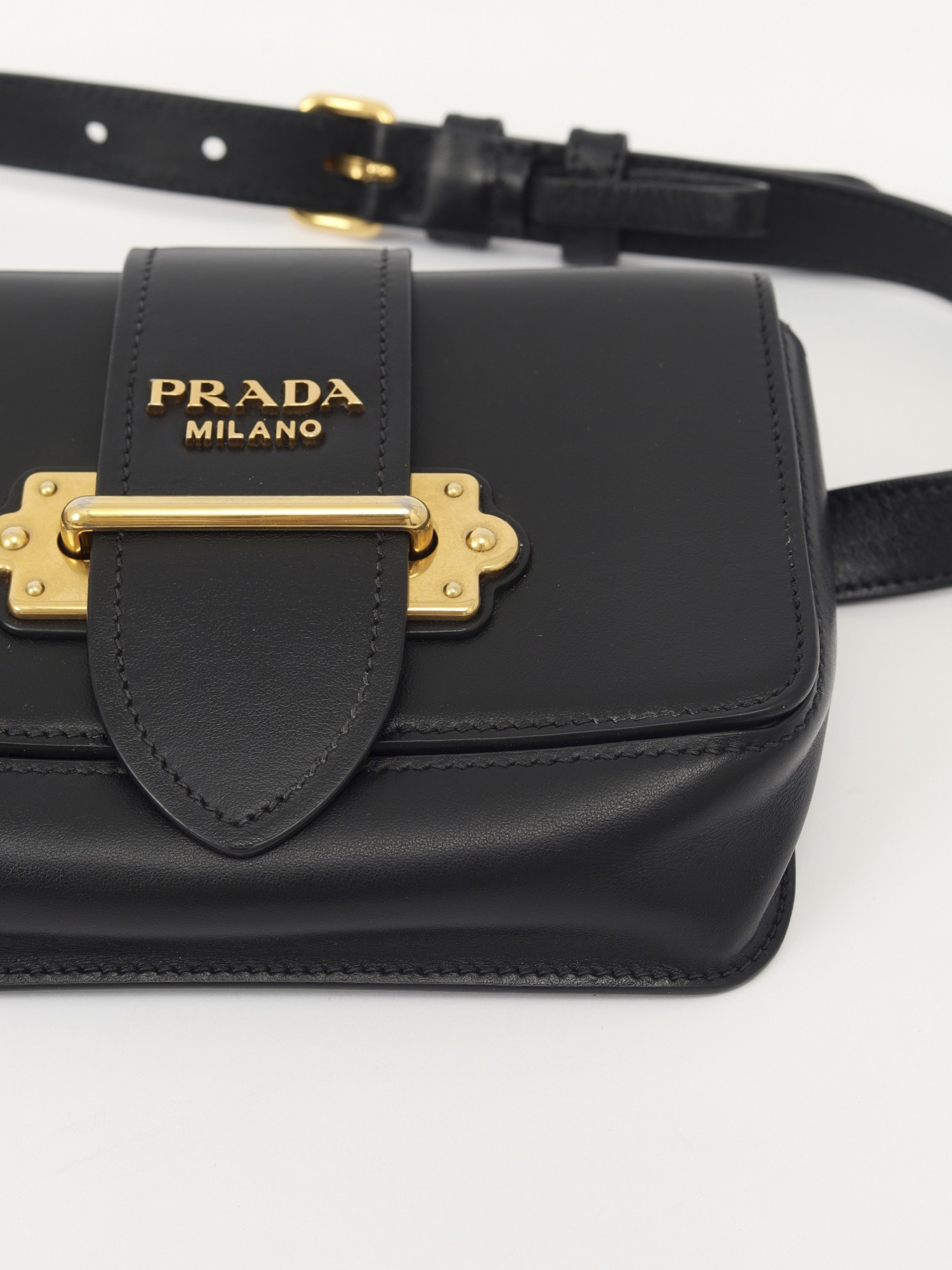 Prada Cahier 6