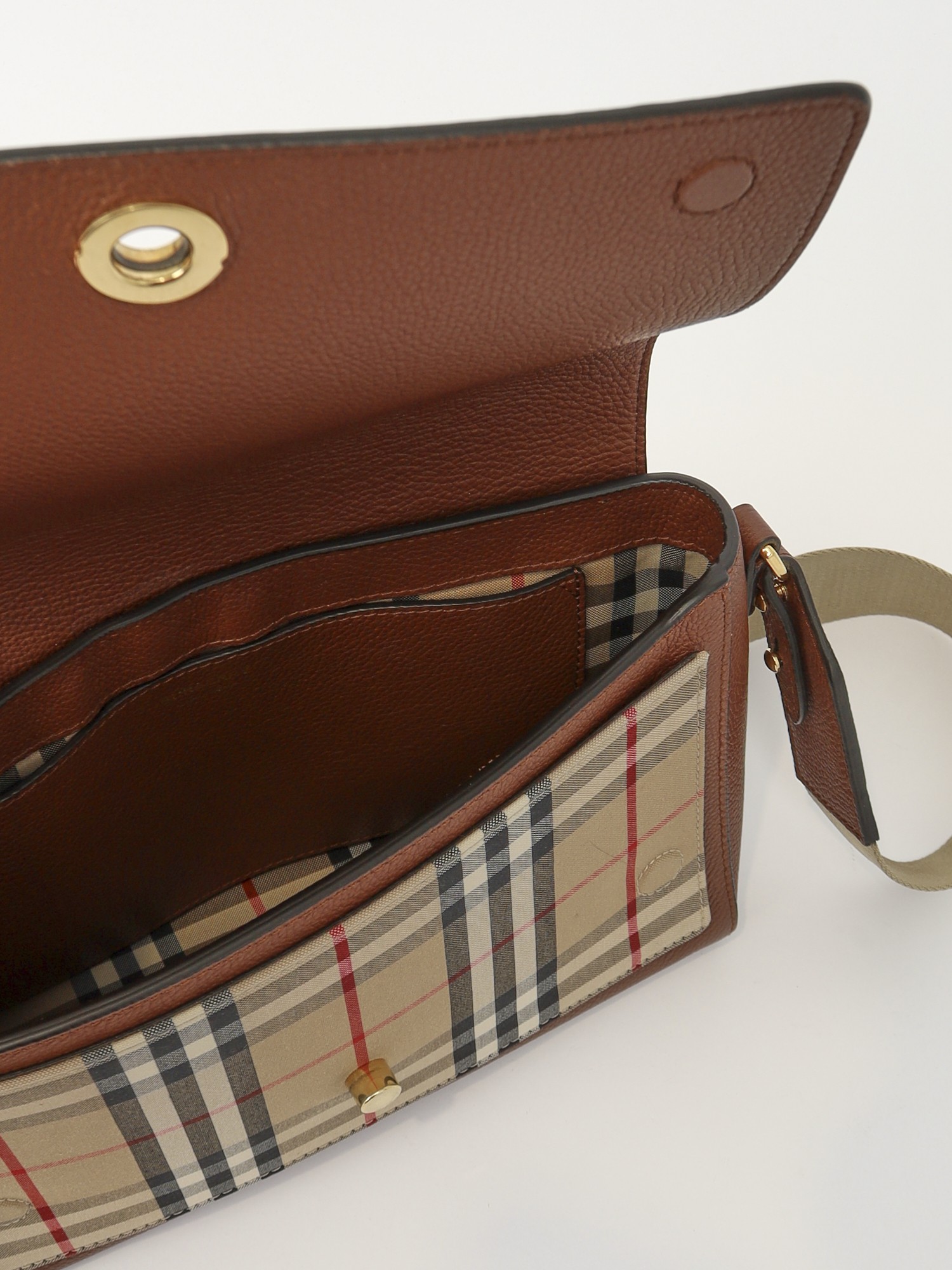 Burberry Note 8
