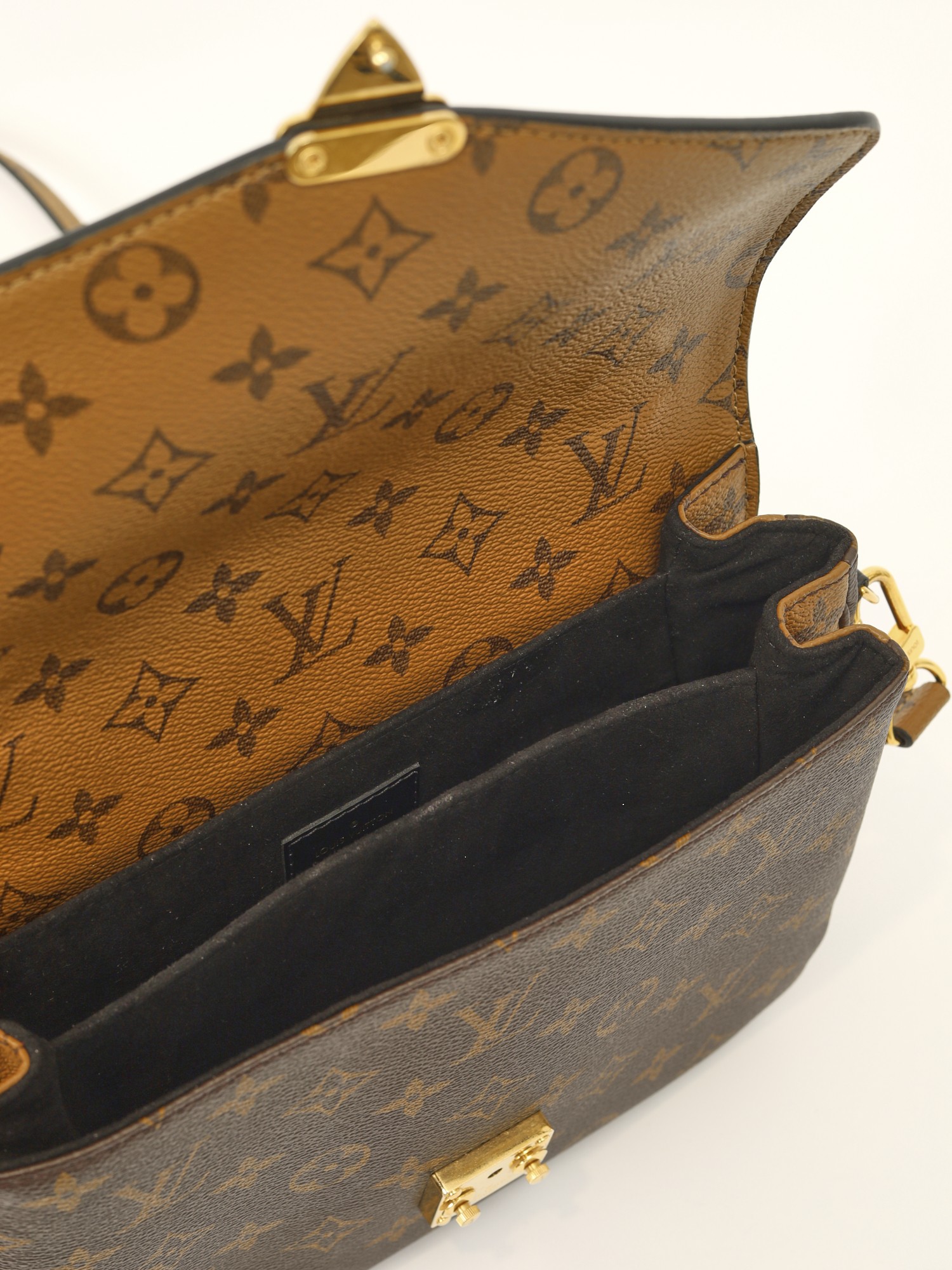 Louis Vuitton Pochette Metis 11