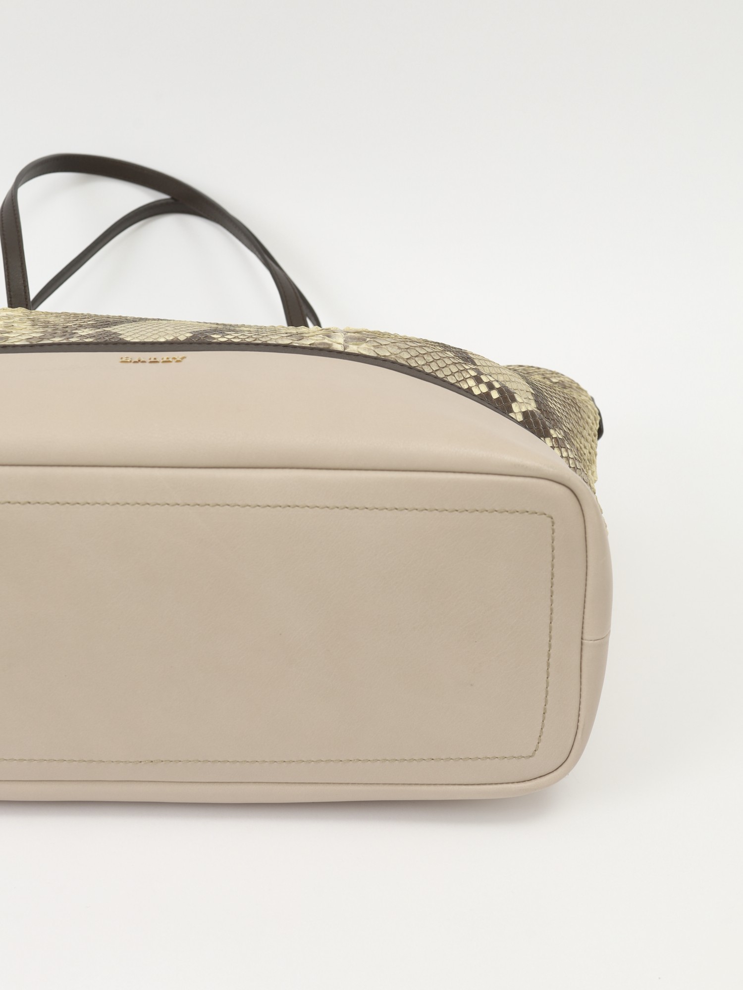 Bally Leather Bag 8