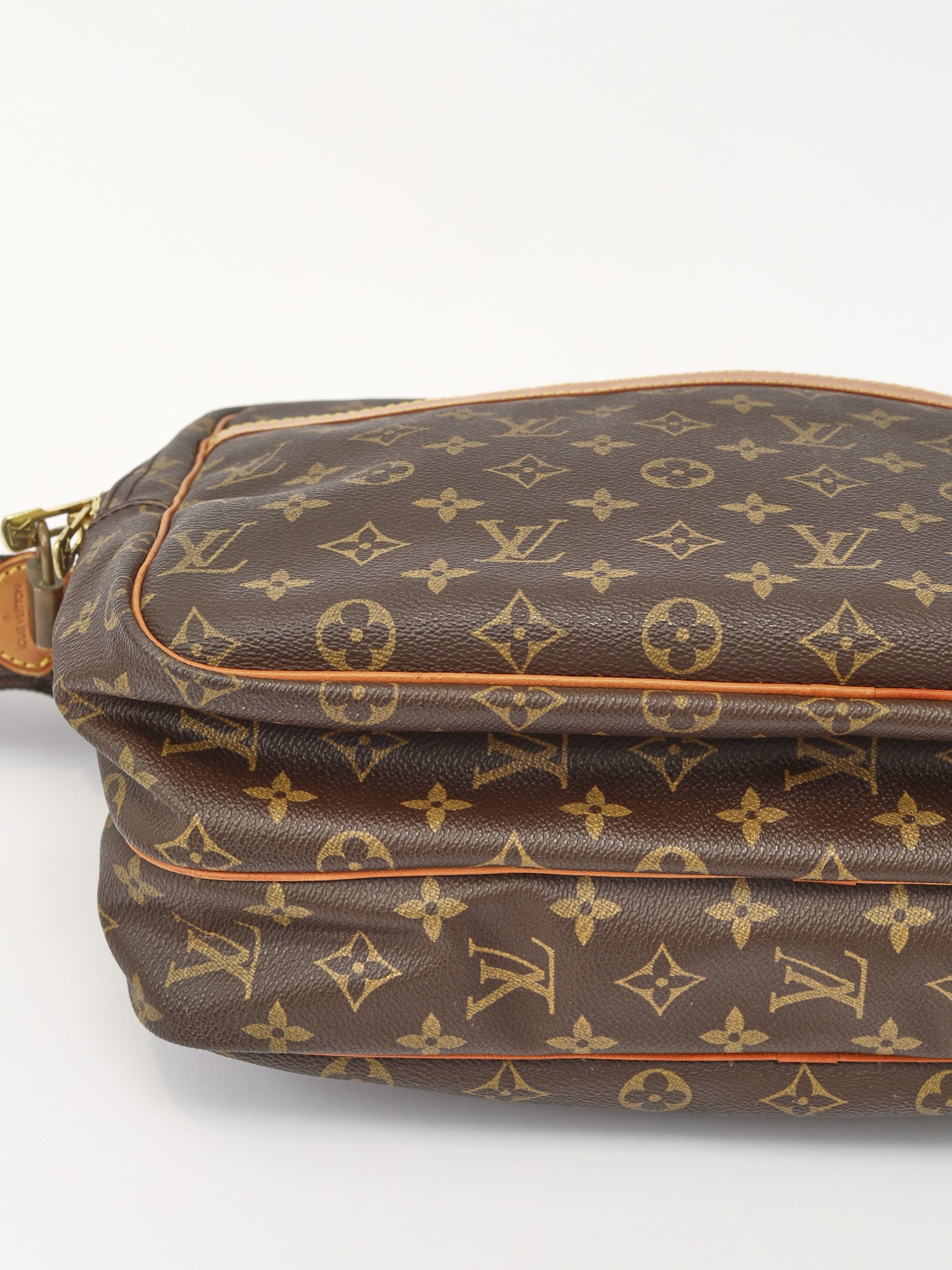 Louis Vuitton Reporter 9