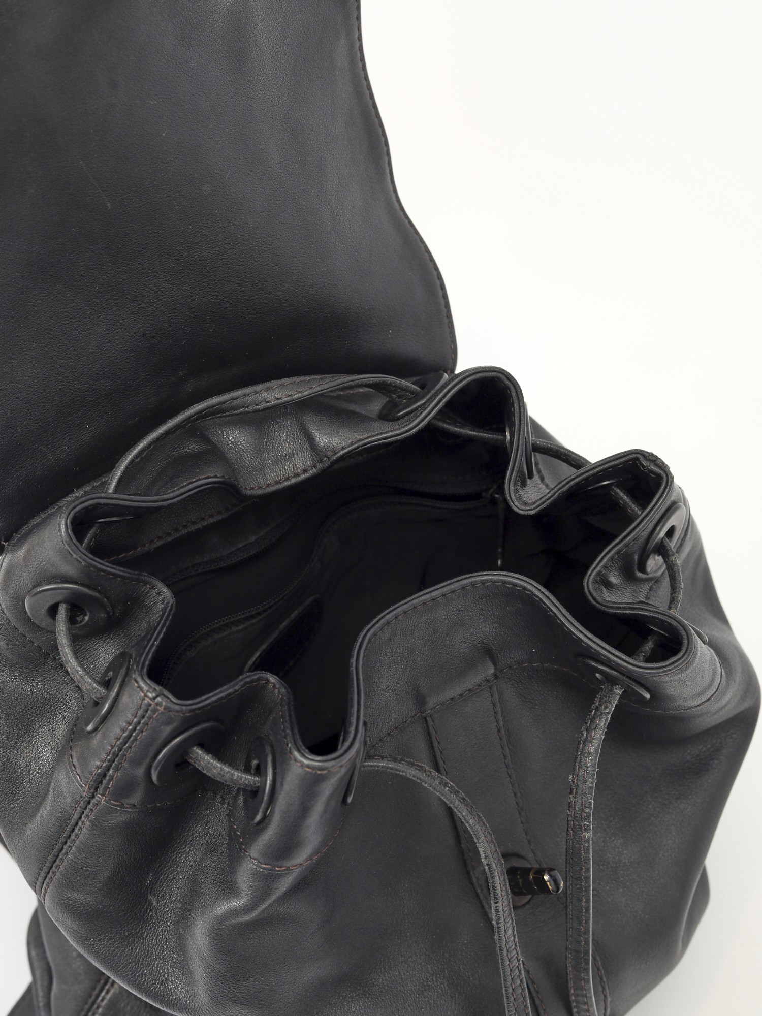 Chanel So Black 10