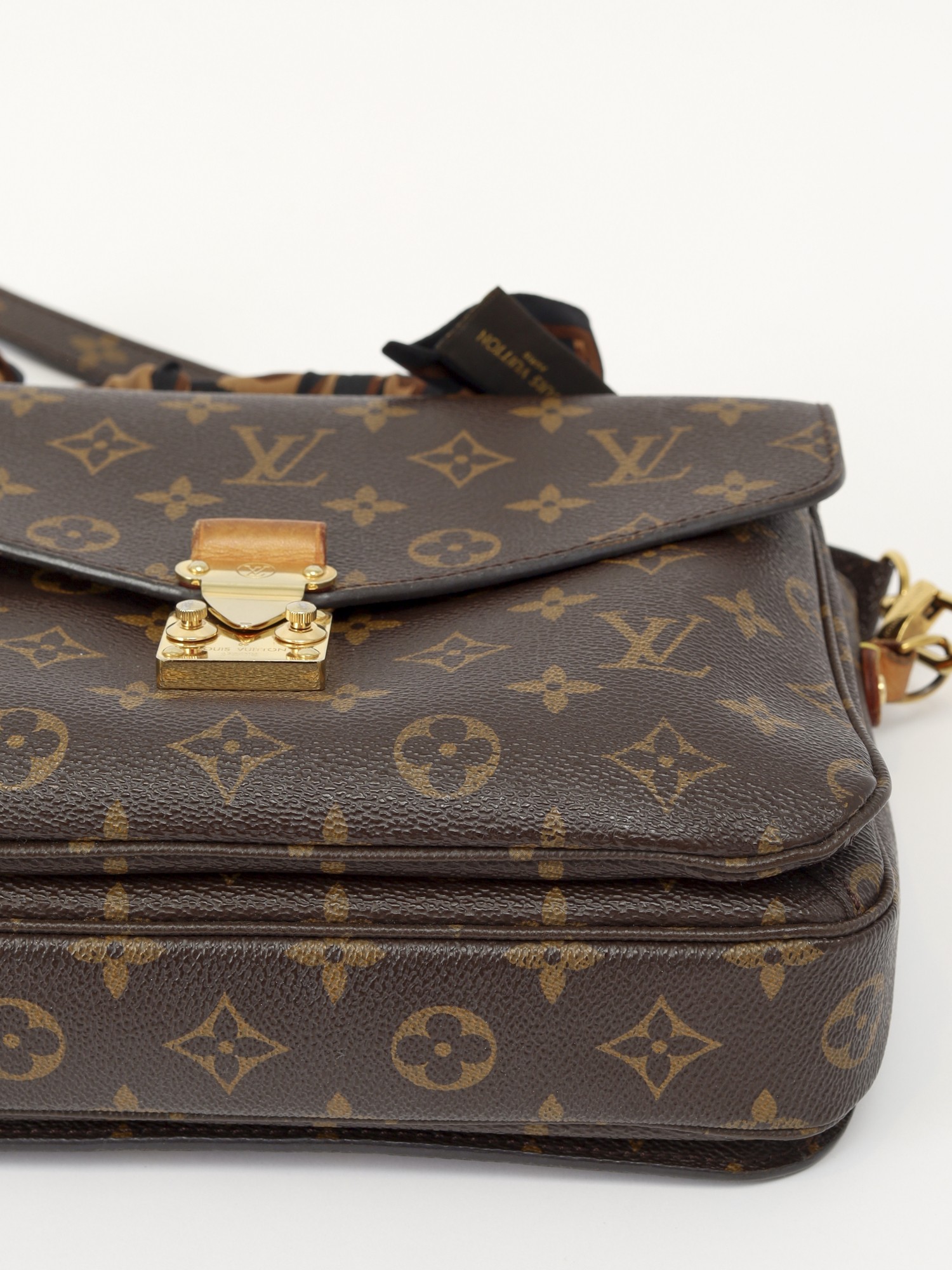 Louis Vuitton Pochette Metis 9