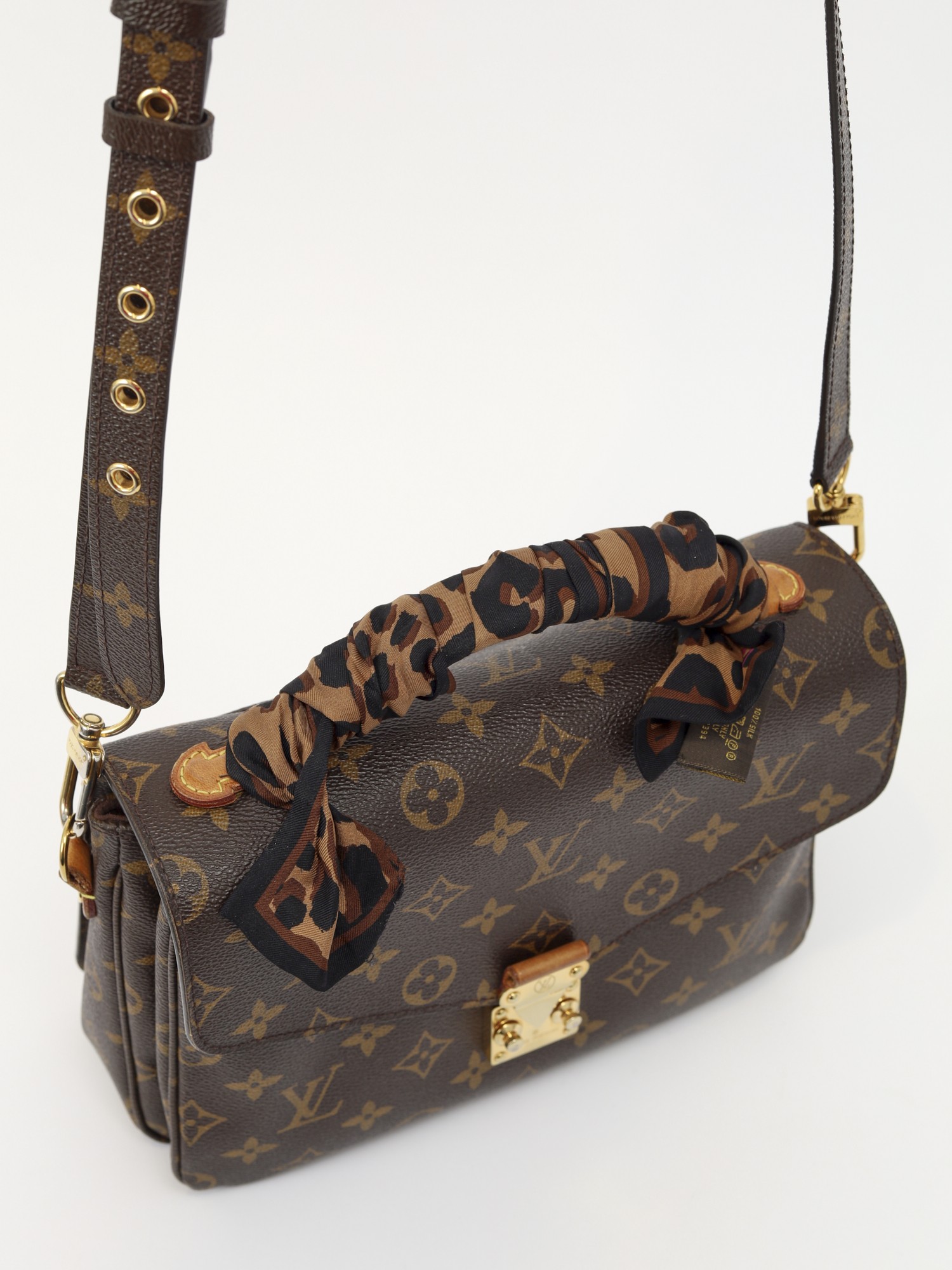 Louis Vuitton Pochette Metis 4