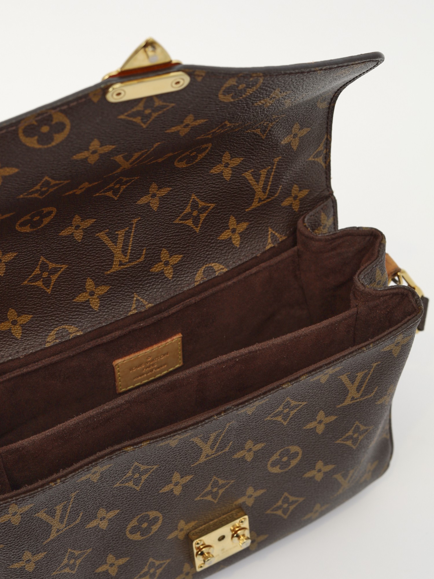 Louis Vuitton Pochette Metis 10