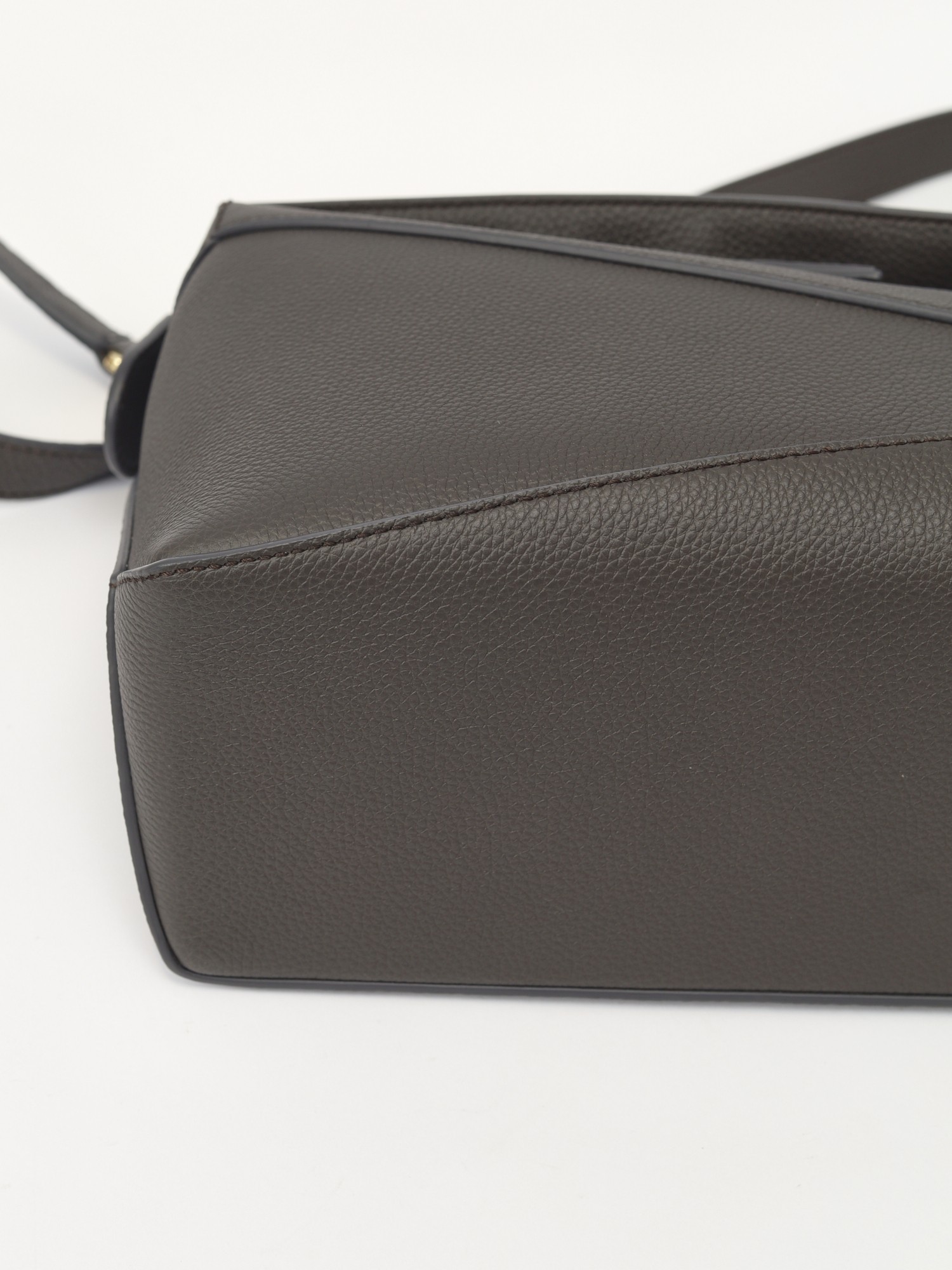 Loewe Puzzle 8