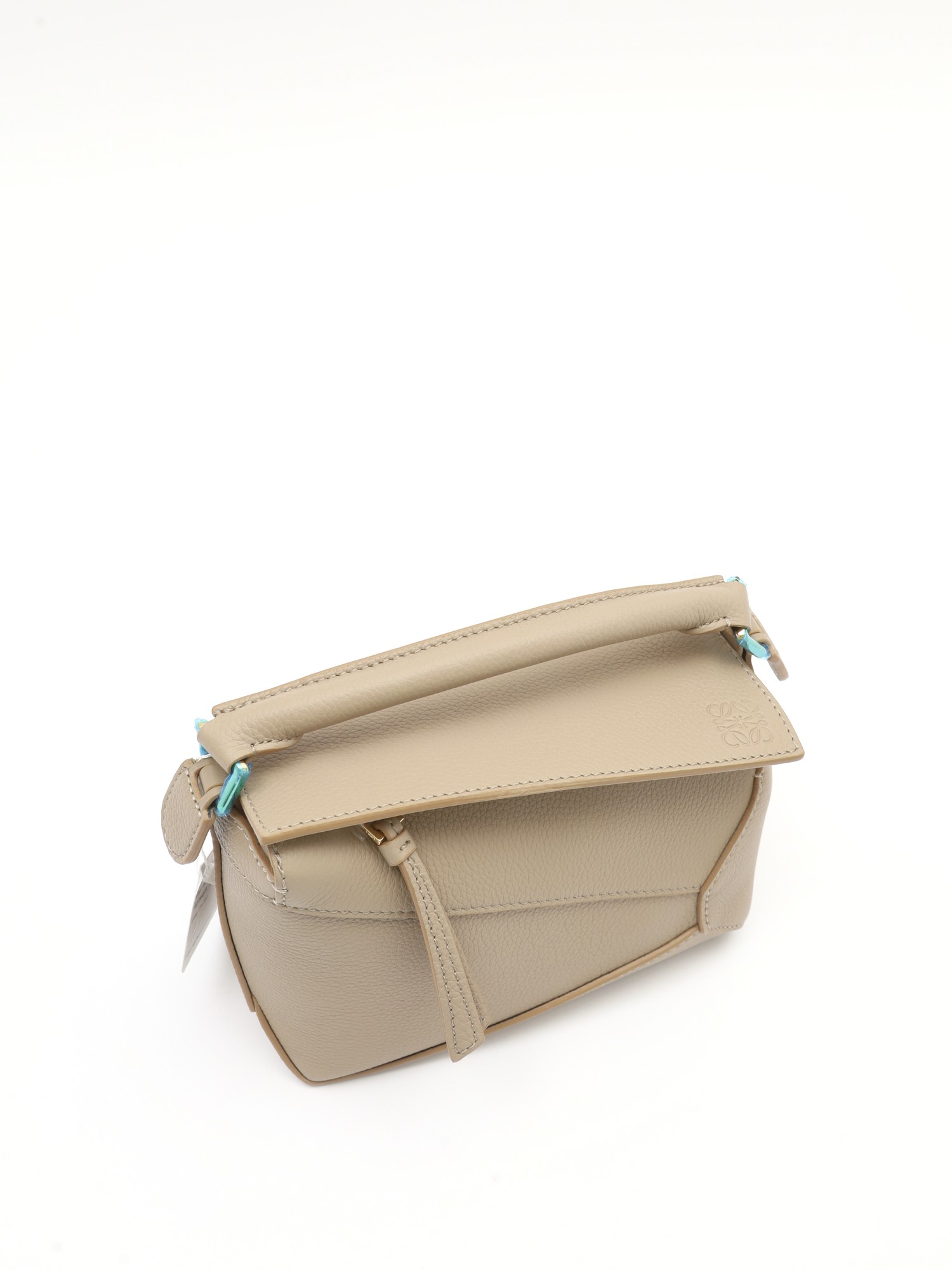 Loewe Puzzle 4