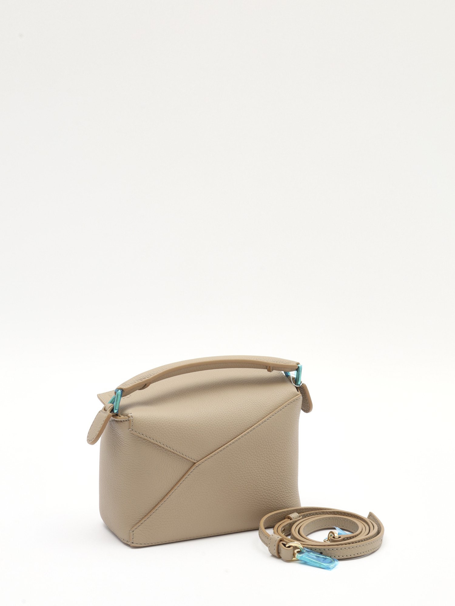 Loewe Puzzle 3