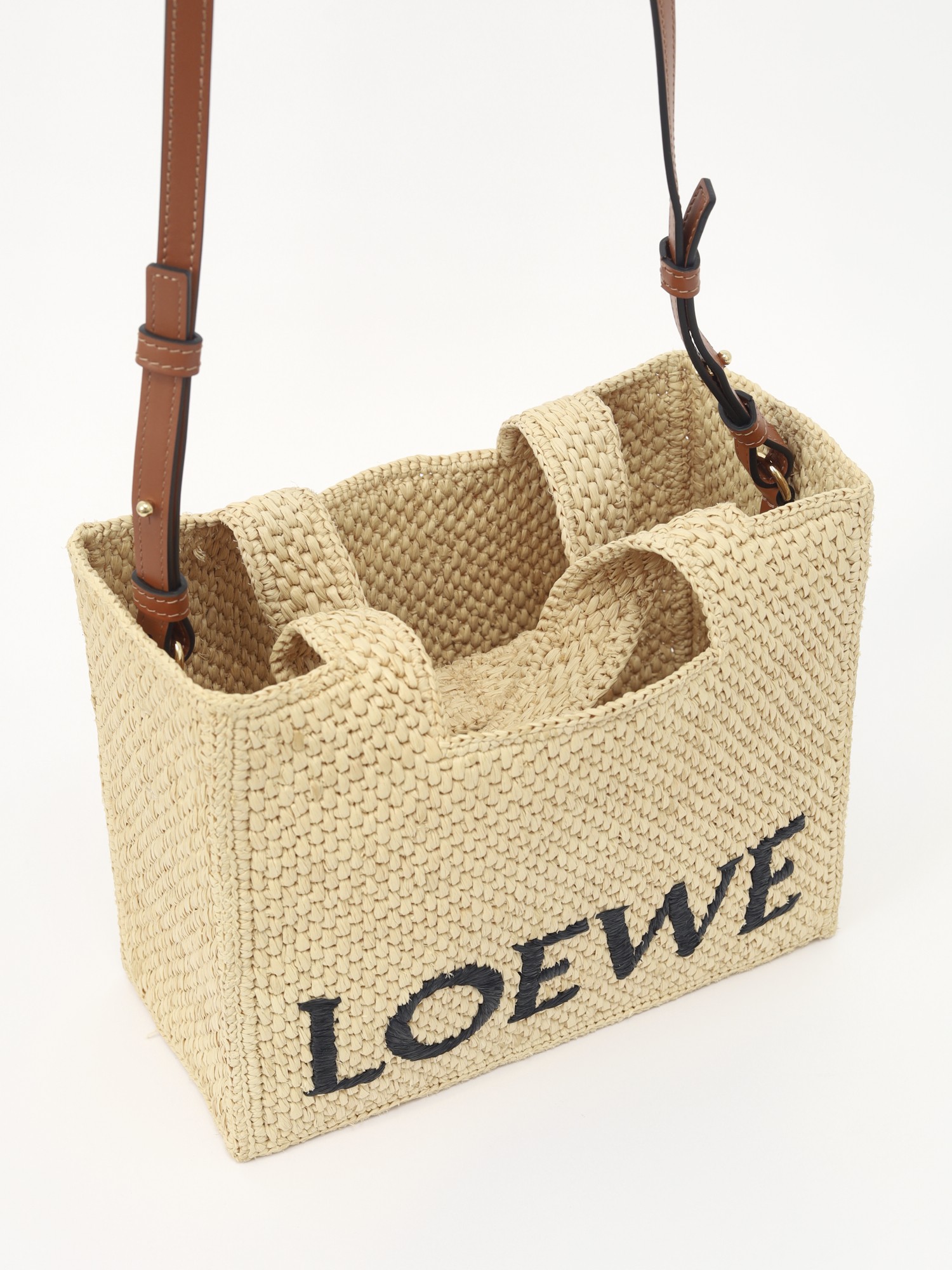 Loewe Font 4