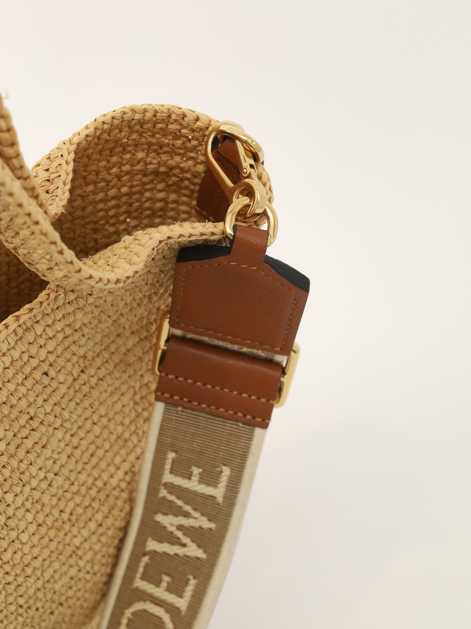 Loewe Slit 7