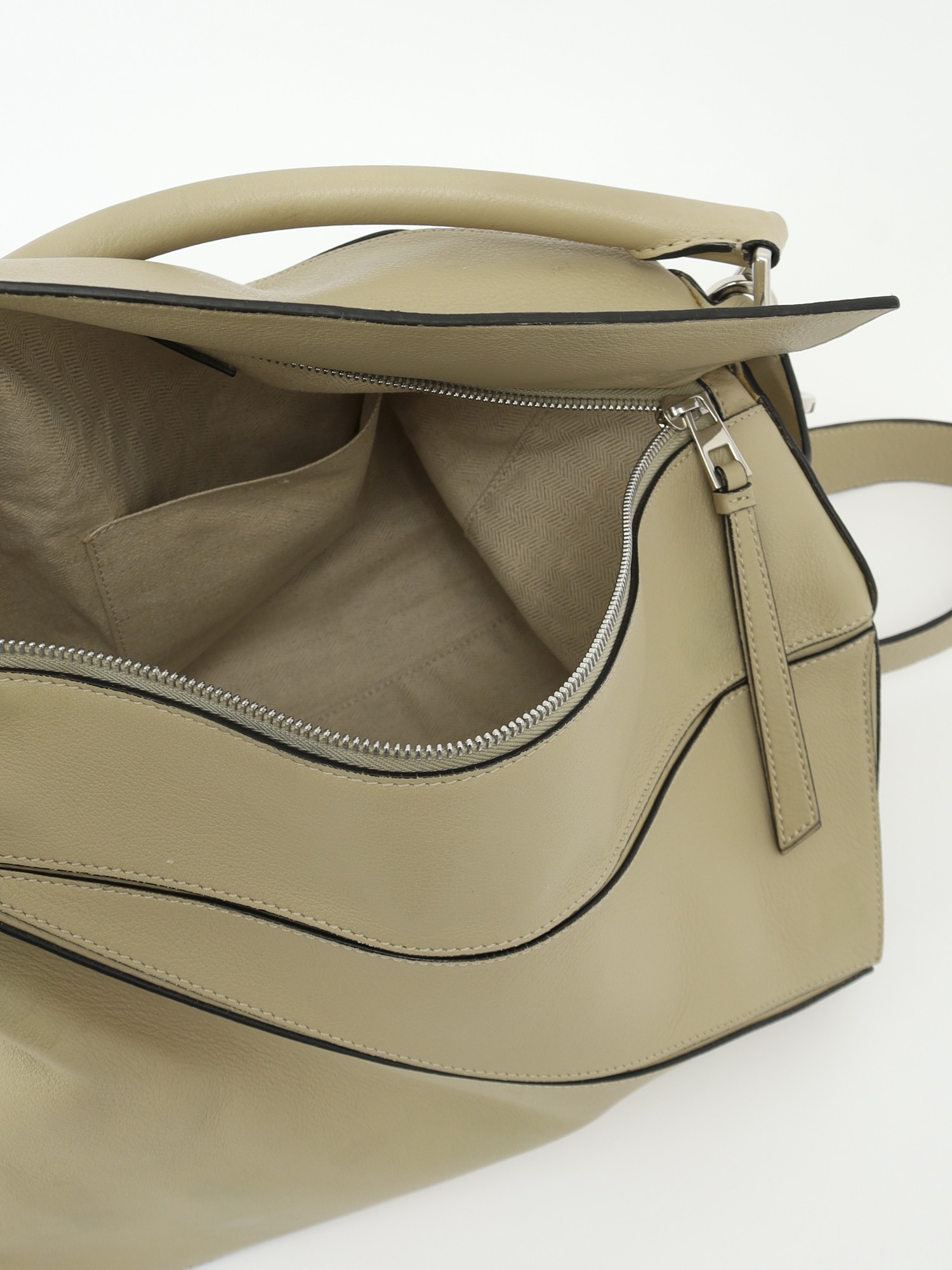 Loewe Puzzle 13